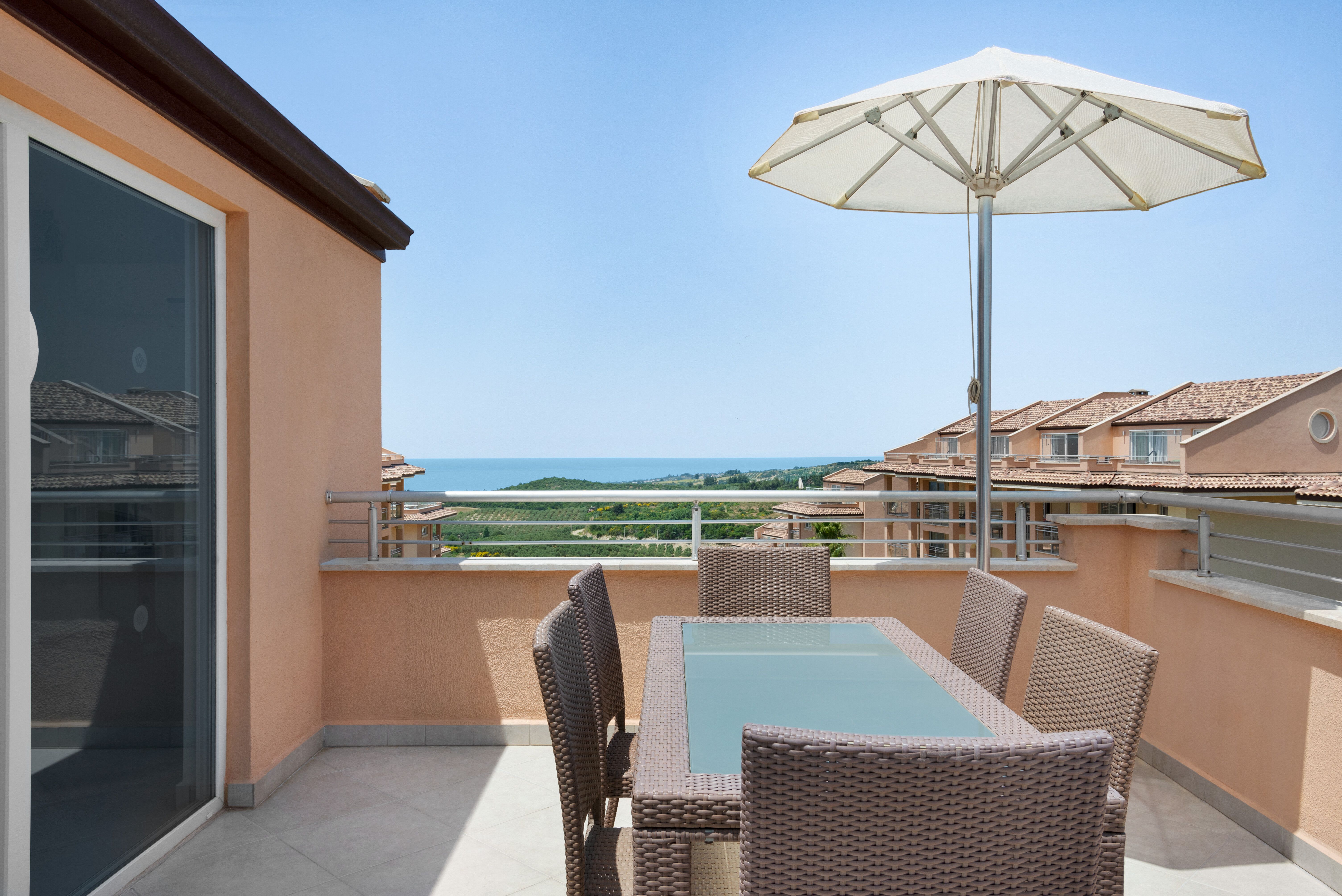 SUPERIOR DUBLEX SUITE 2 BEDROOMS BALCONY OR TERRACE
