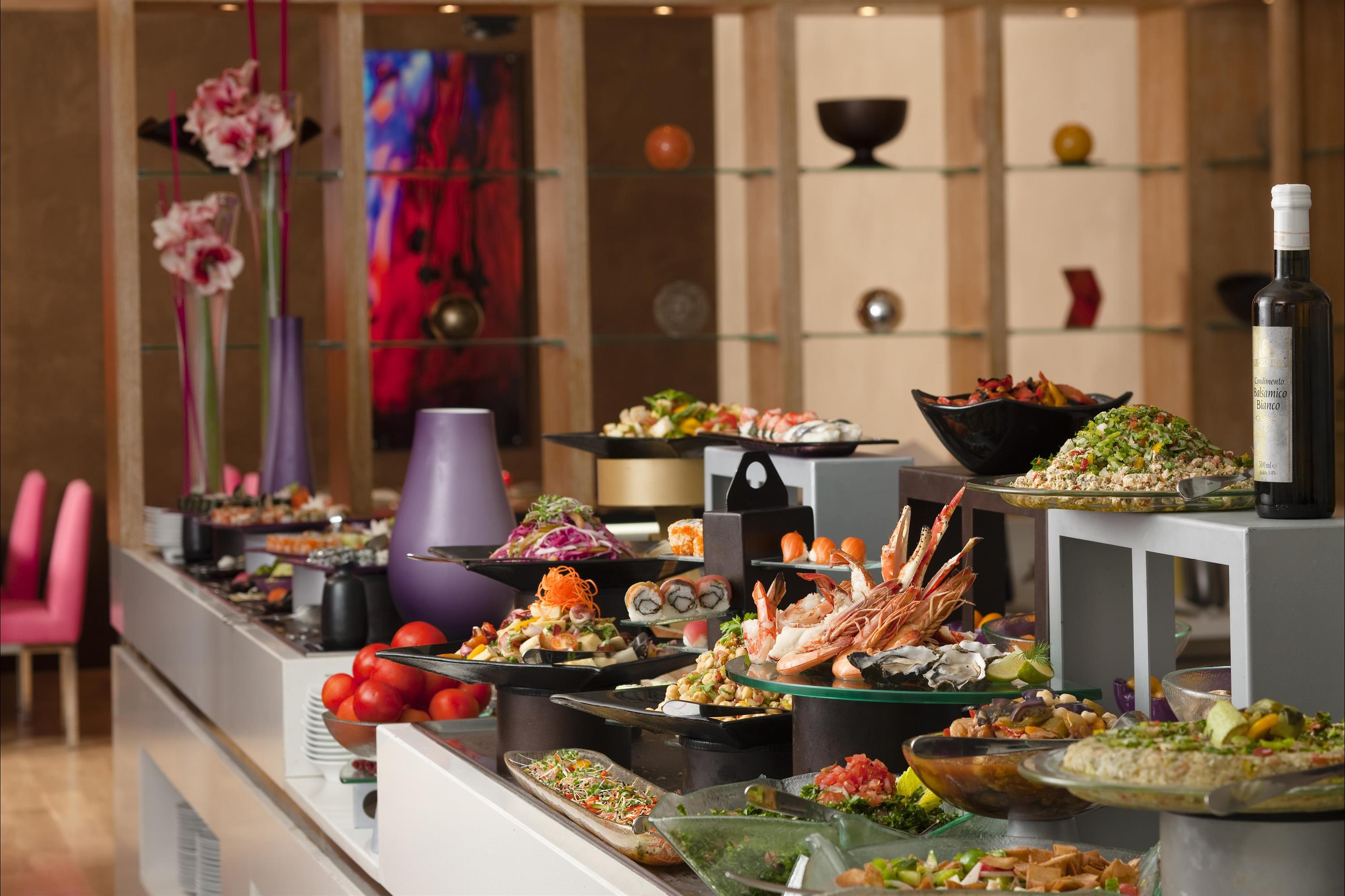 MAIN RESTAURANT