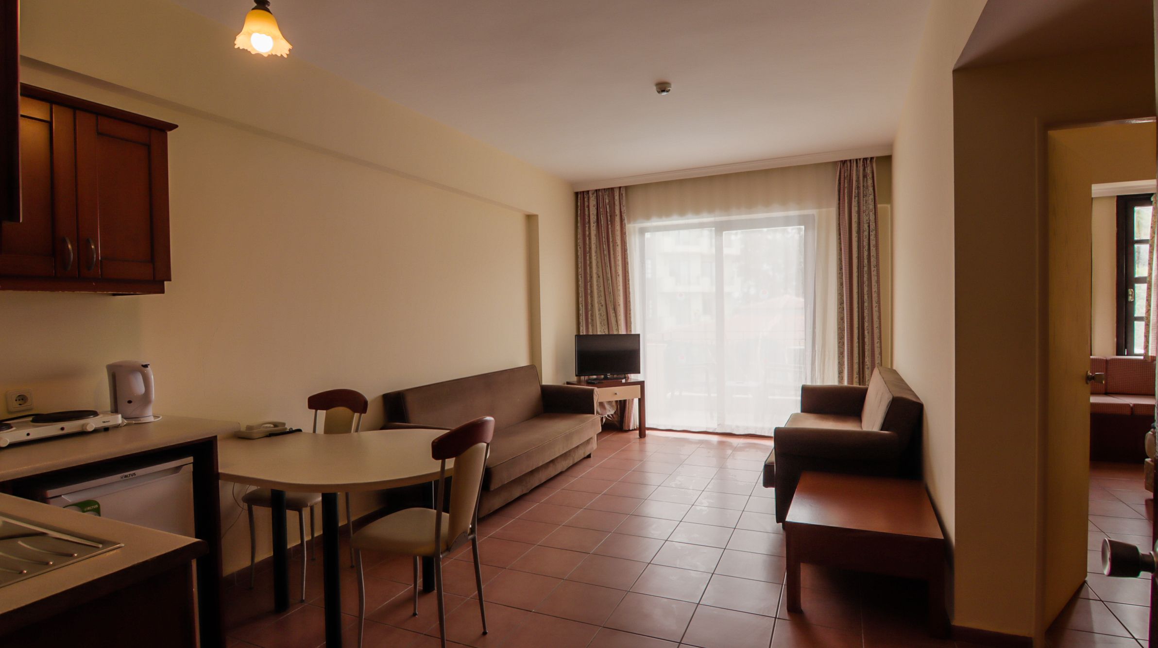ONE BEDROOM APARTMENT