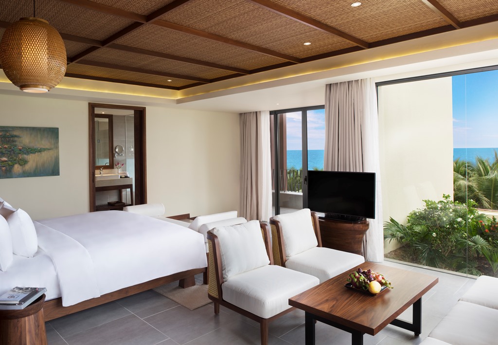 MOONRISE SUITE WITH BALCONY