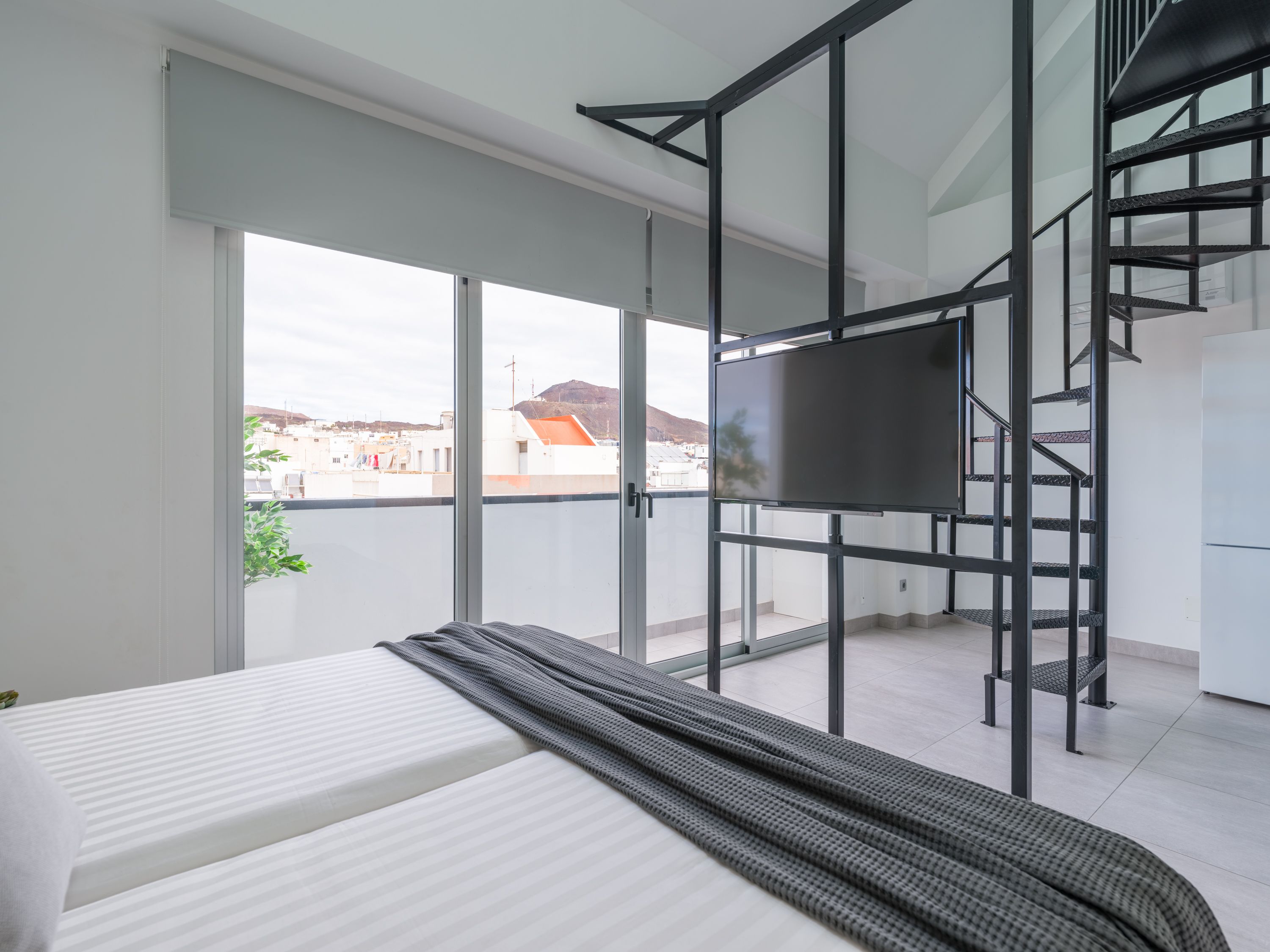 DUPLEX