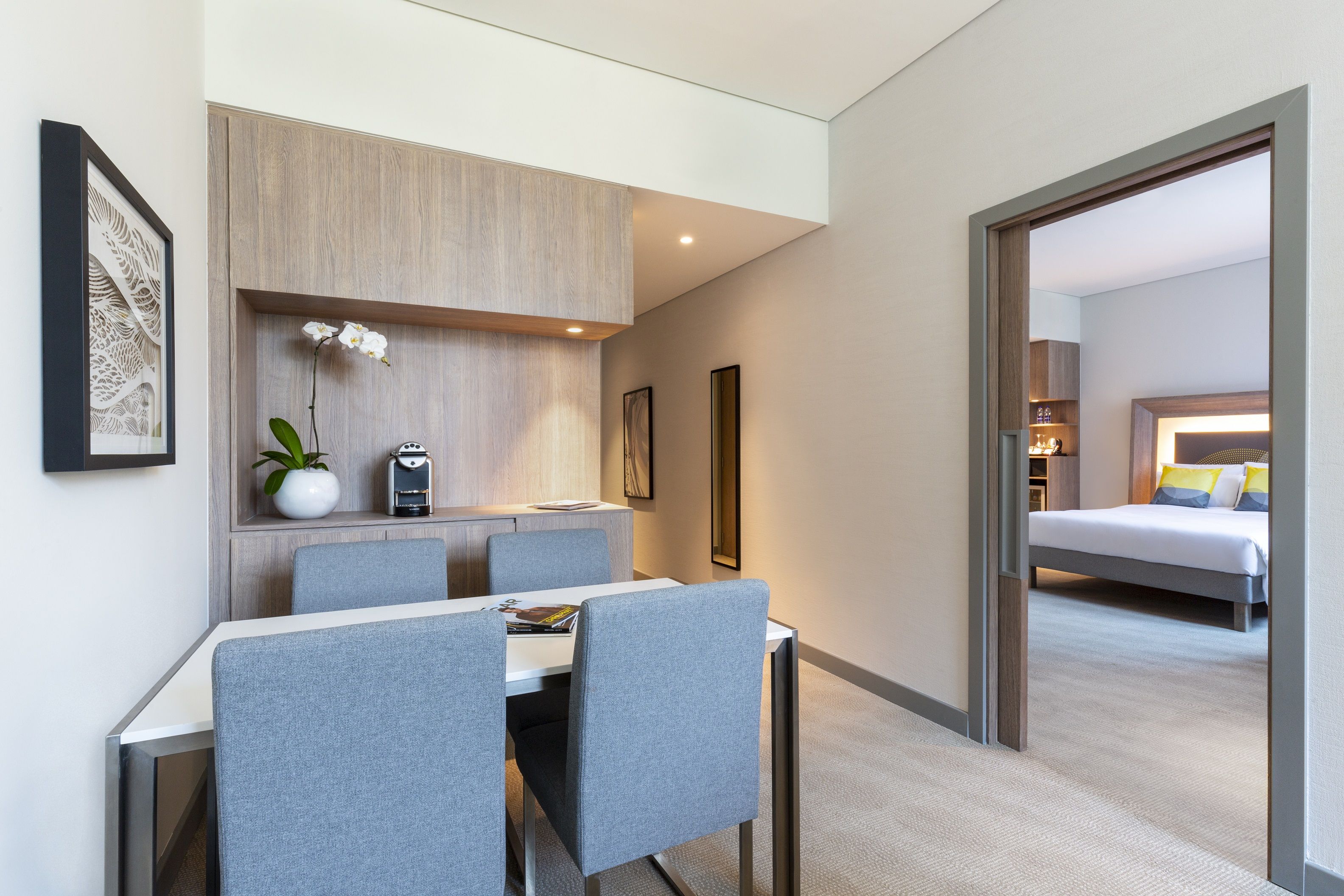 DELUXE SUITE
