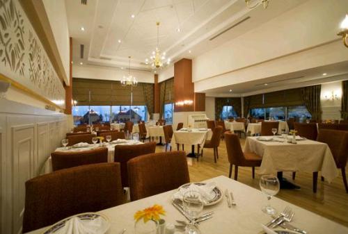 Hotel Saphir Resort & Spa restaurant.JPG