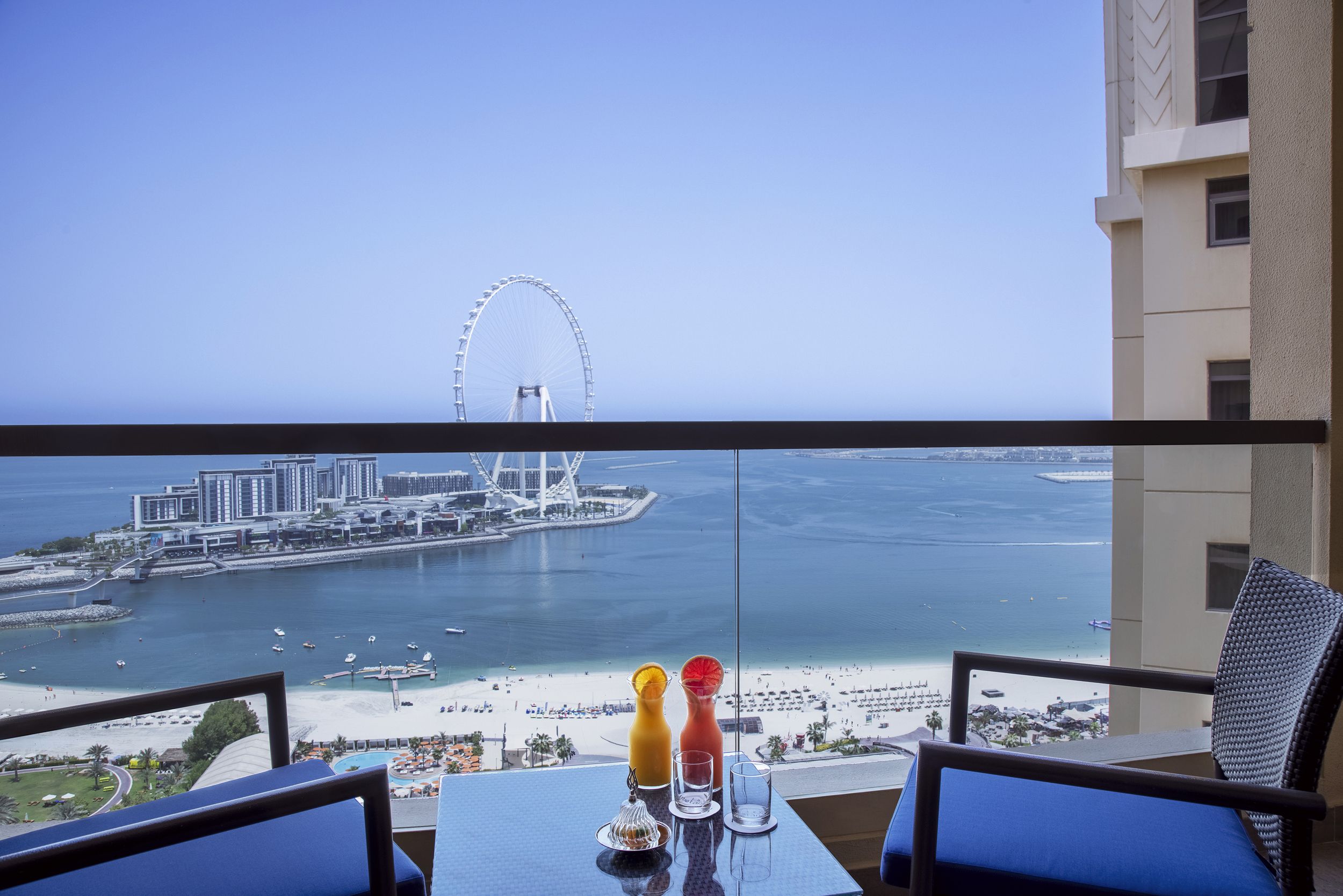 AIN DUBAI SEA VIEW ROOM WITH BALCONY