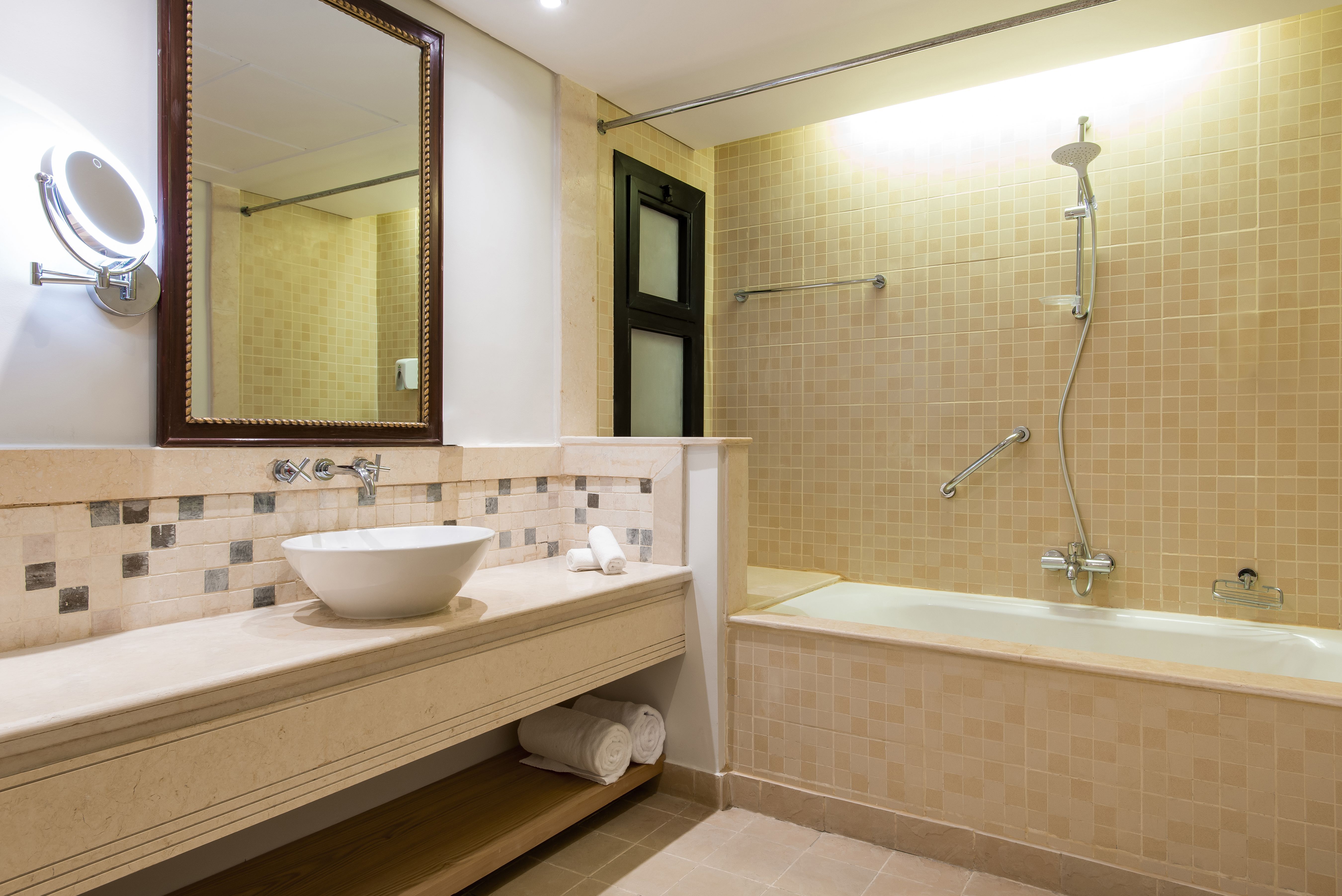 PREMIUM SUITE (MARINA VIEW)