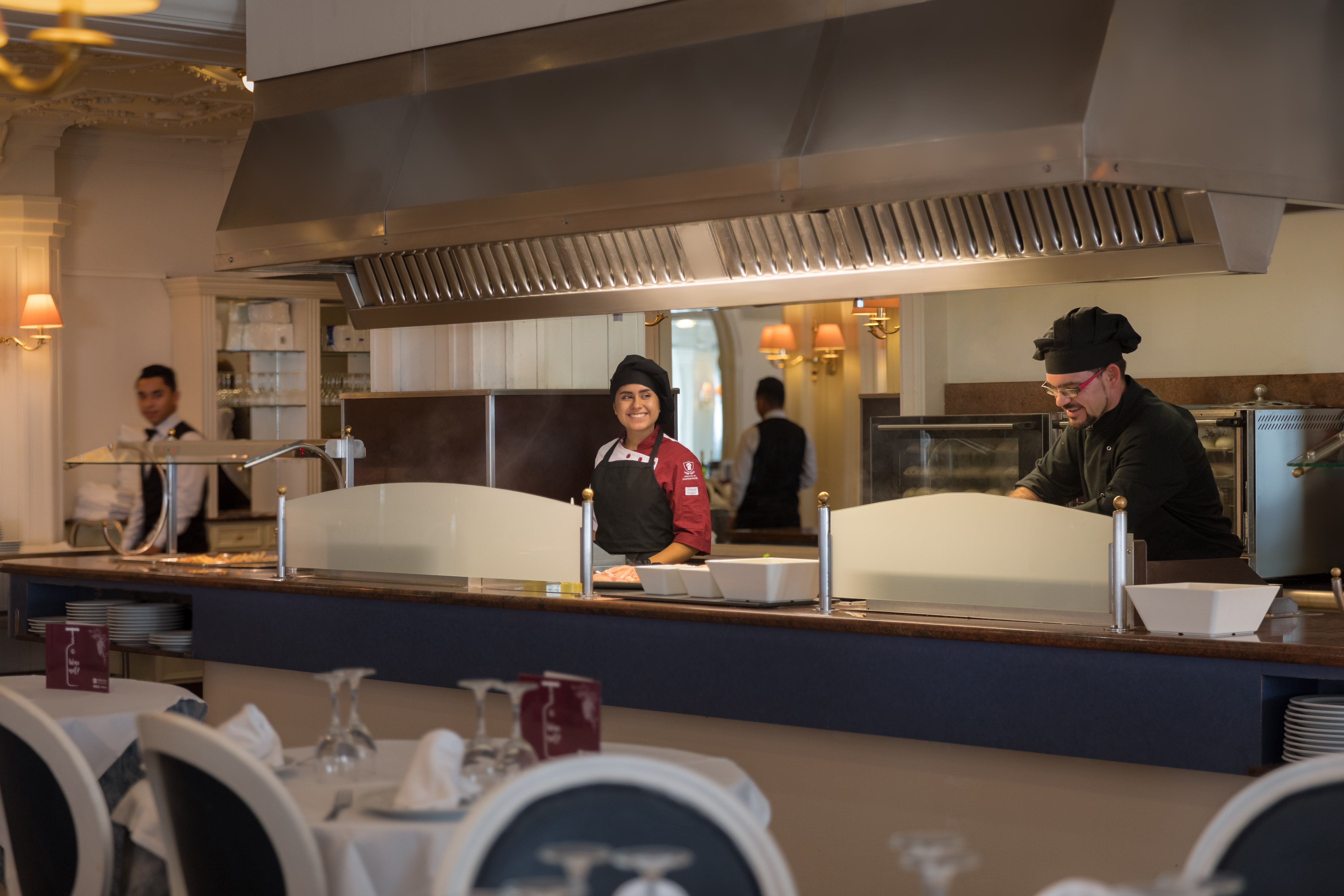 MAIN RESTAURANT 