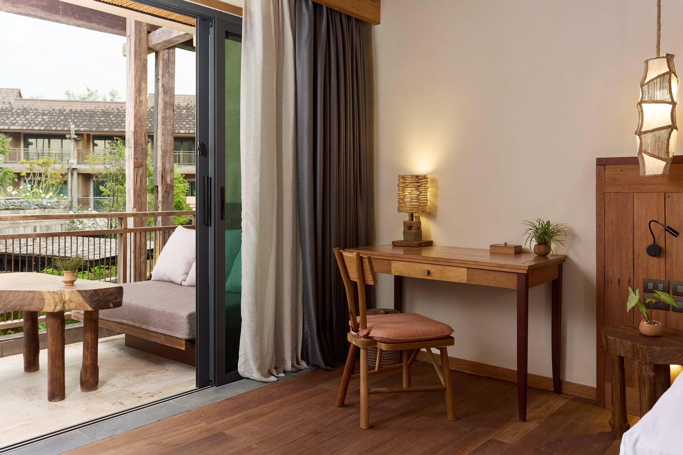 Deluxe Seaview