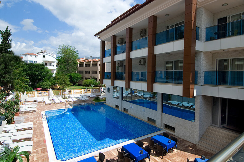 Piscina deschisă
