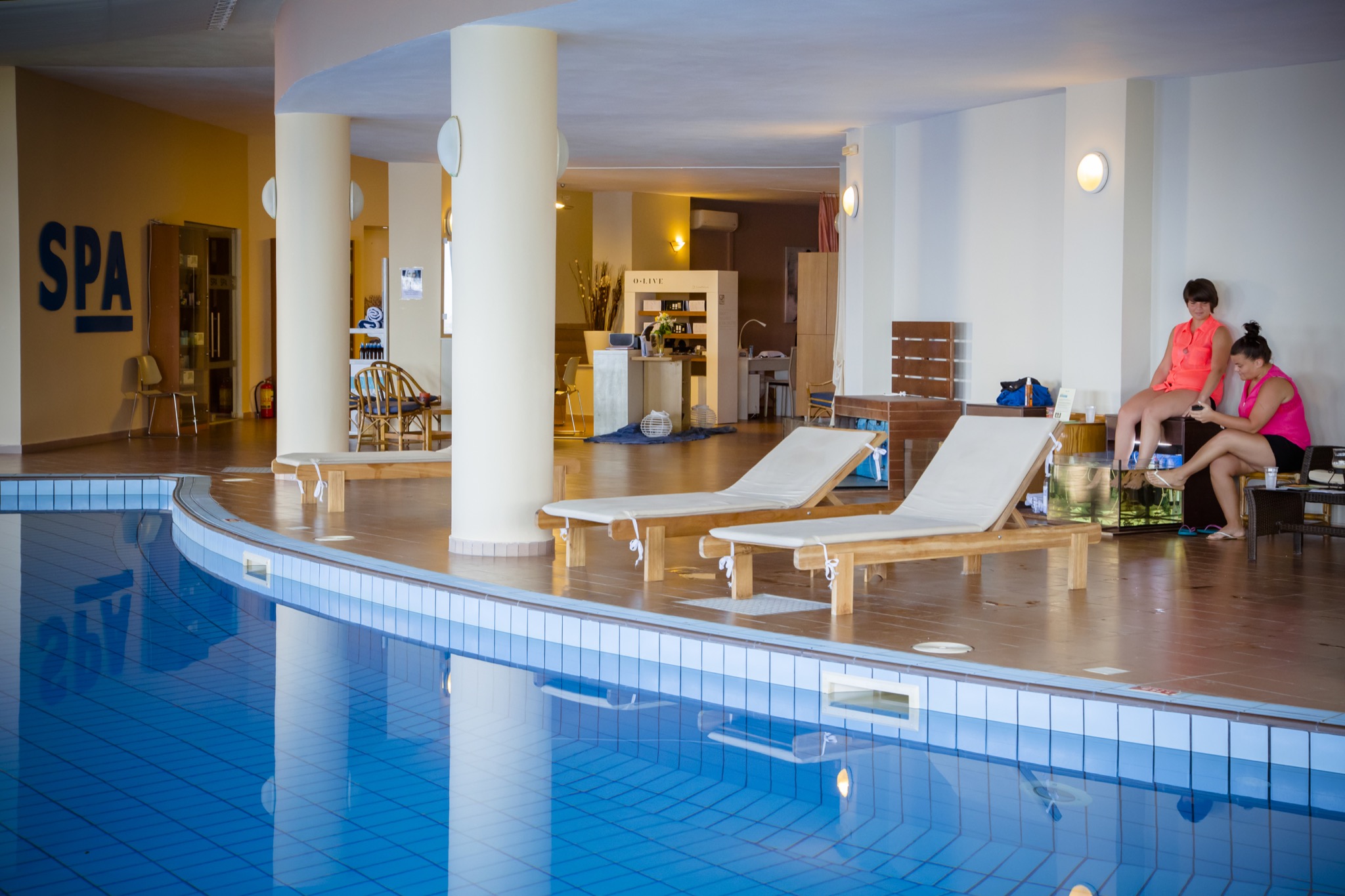 Piscină interioară