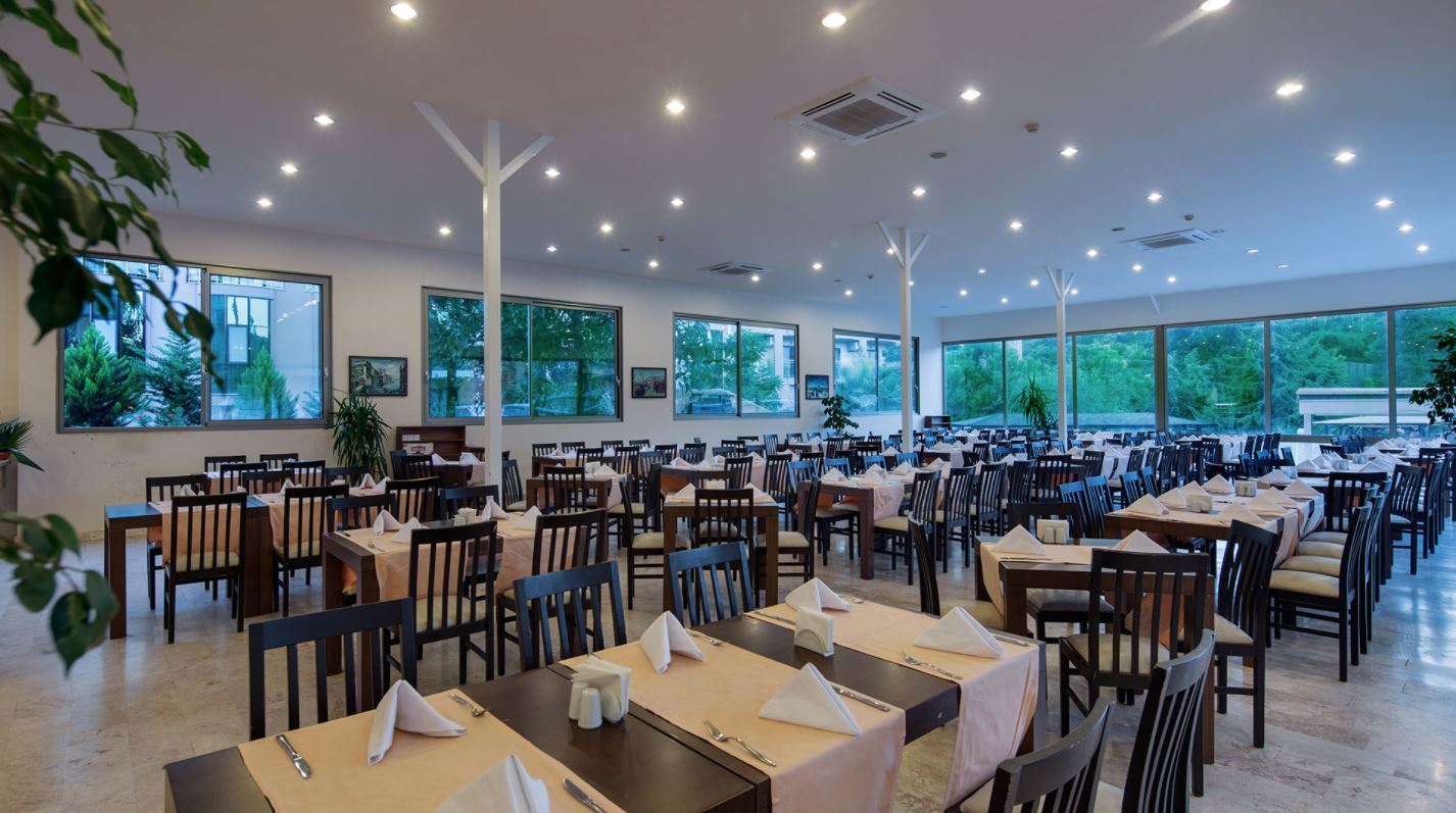 MAIN RESTAURANT