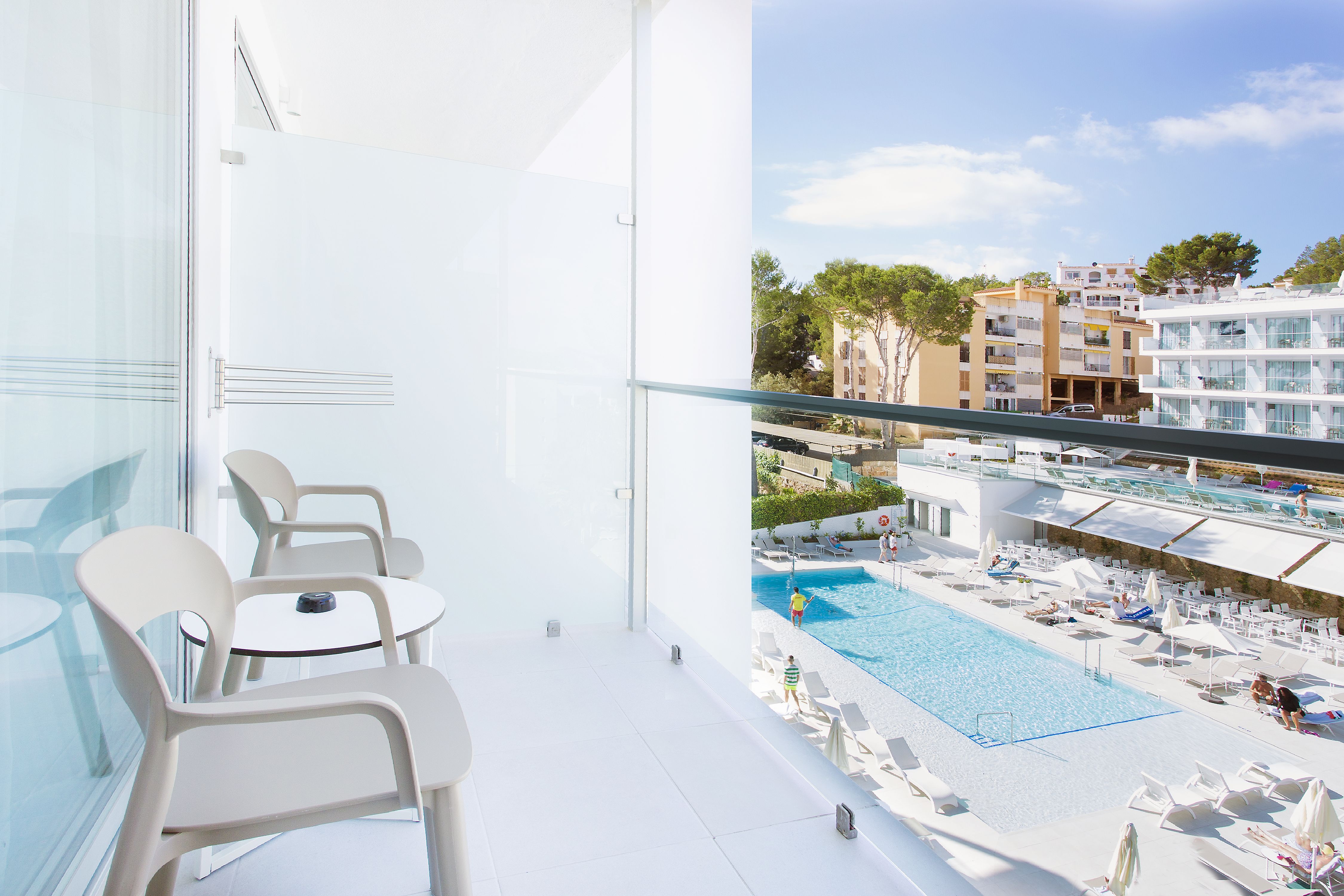 COMFORT POOL VIEW ROOM