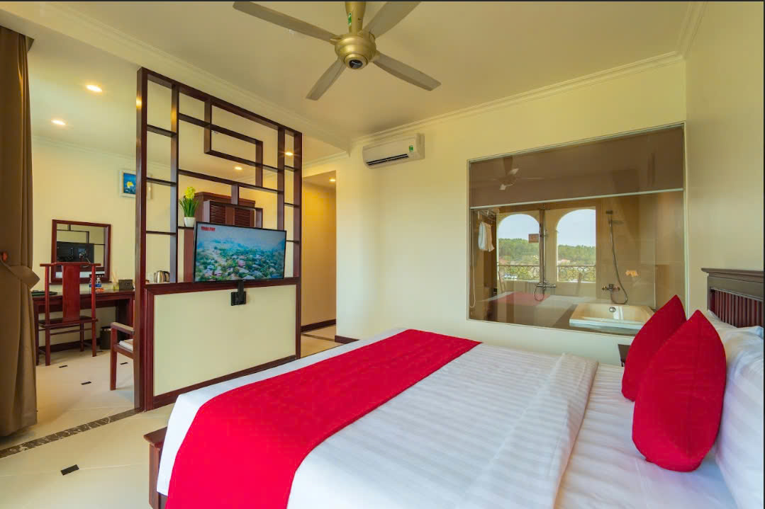 SUITE WITH BALCONY