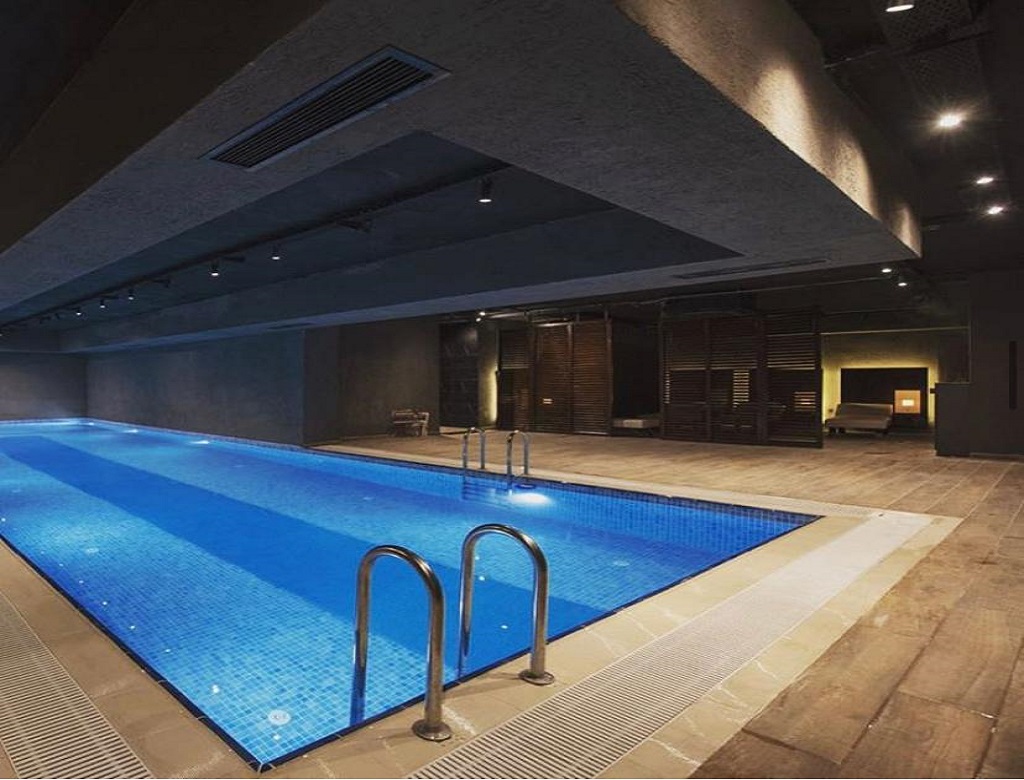Piscină interioară