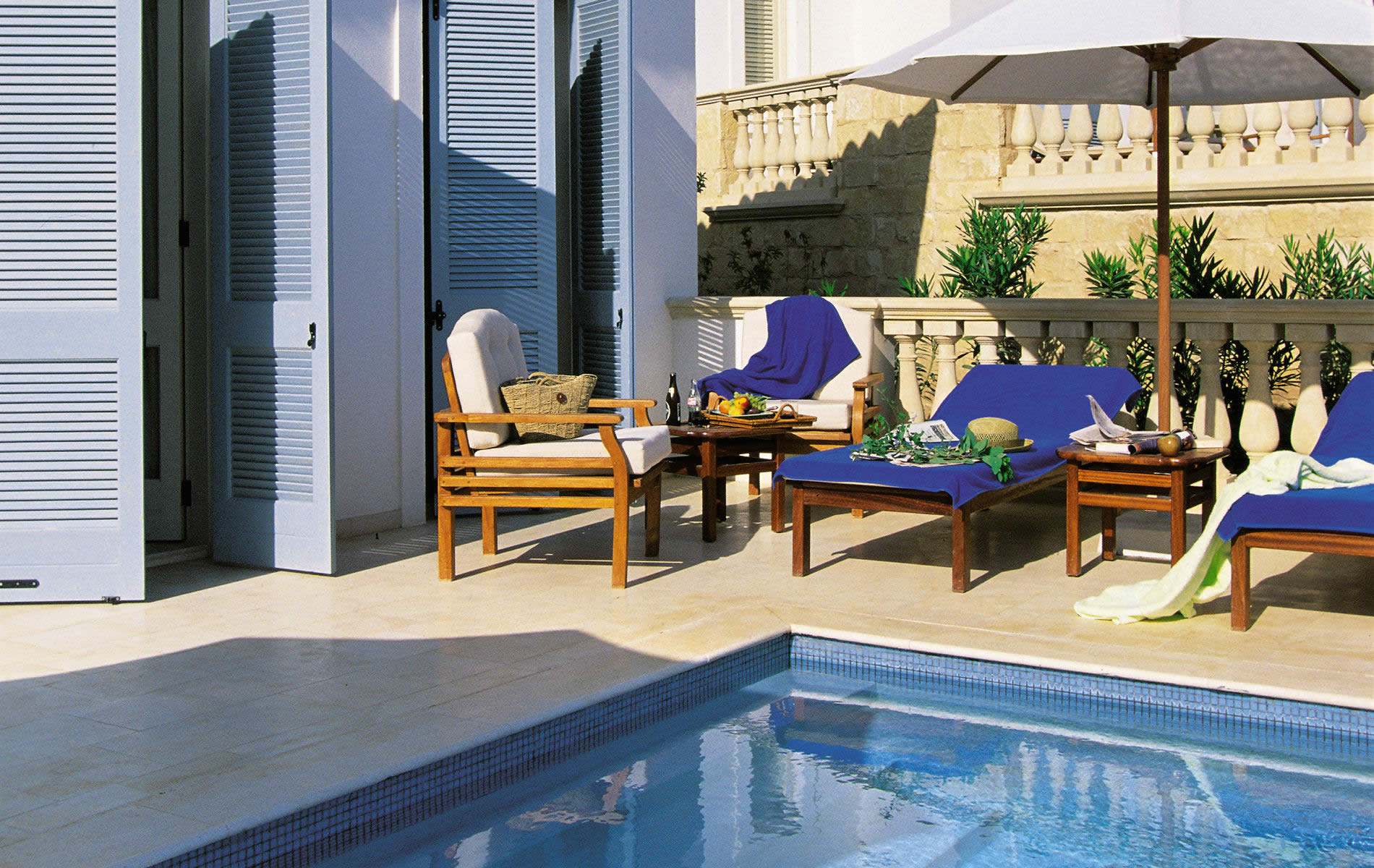 Standard JuniorSuite (SeaView, Private Pool )