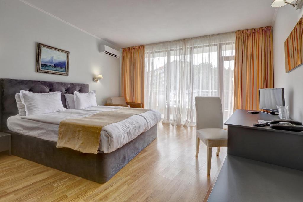 DOUBLE ROOM PARK VIEW