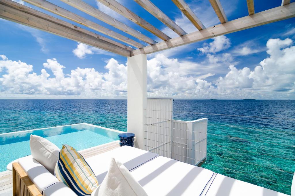 Reef Water Pool Villa