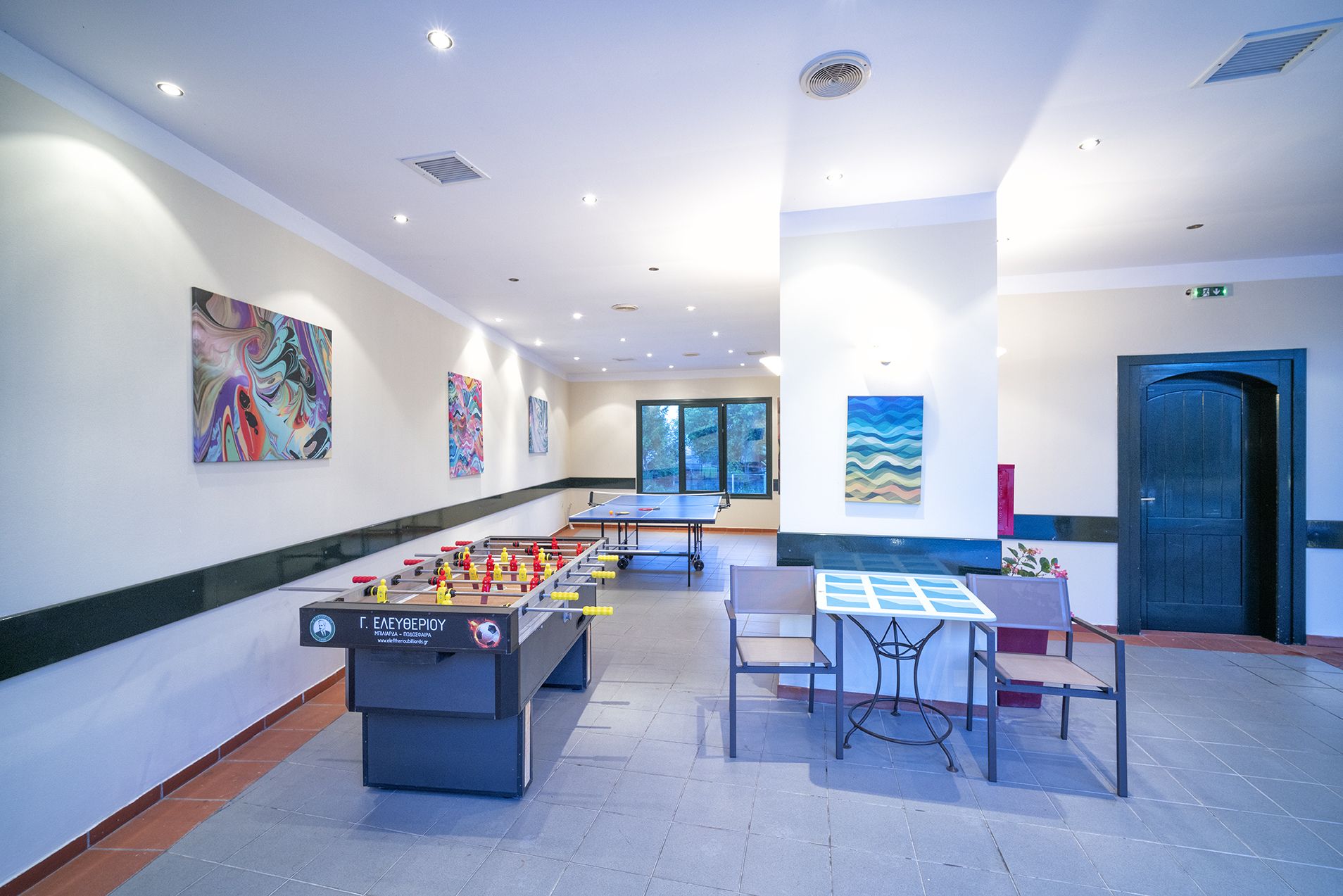 Pool Bar