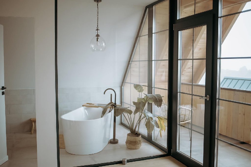 CASA HILLTOP MUNTENI, BULZ (BH) - EXIMTUR