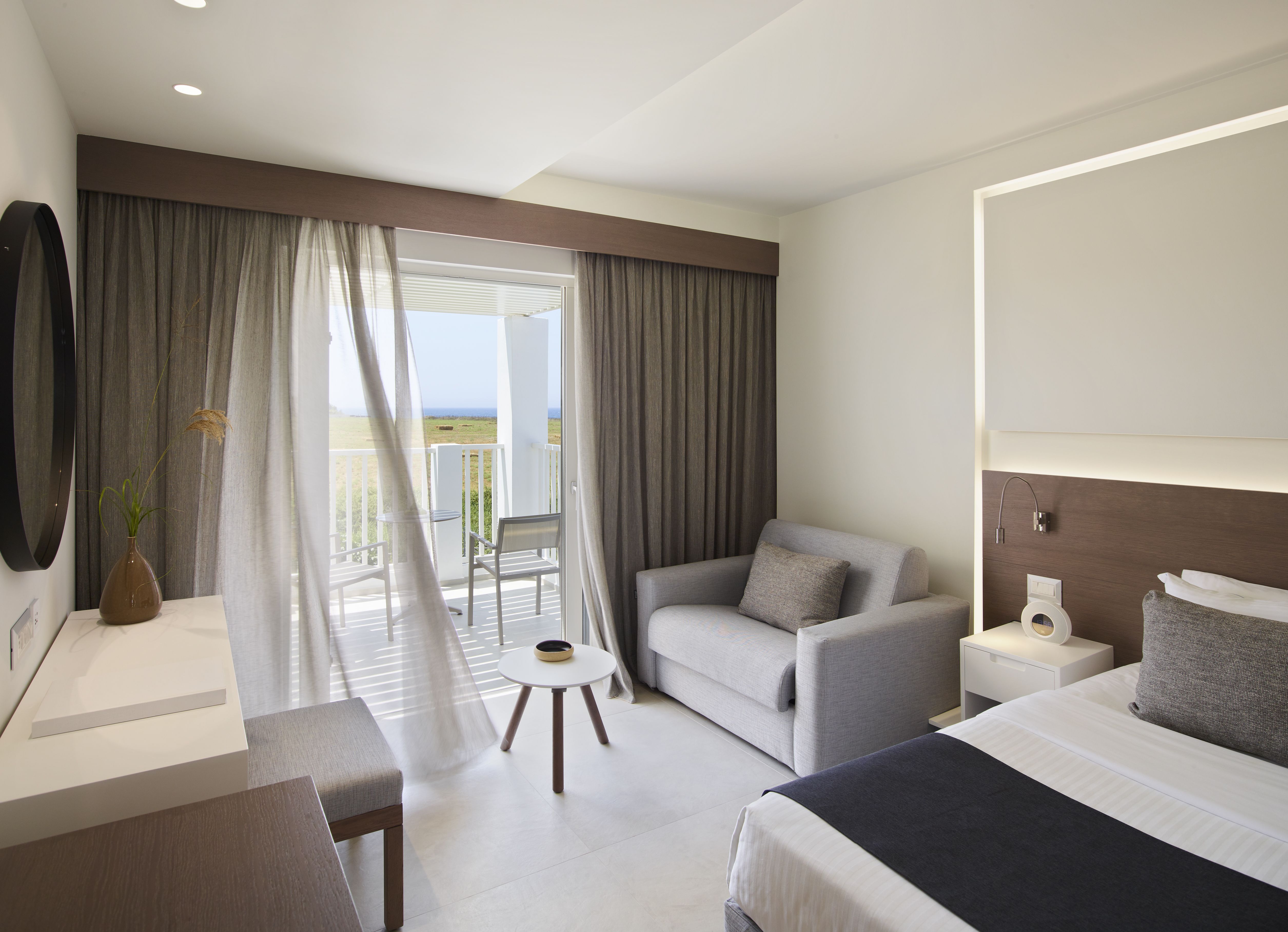 Deluxe Twin Sea View Room With Balcony or Terrace 