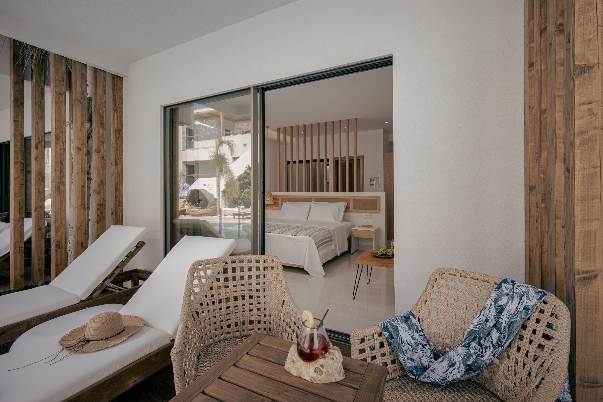 DELUXE SWIM UP SUITE TERRACE