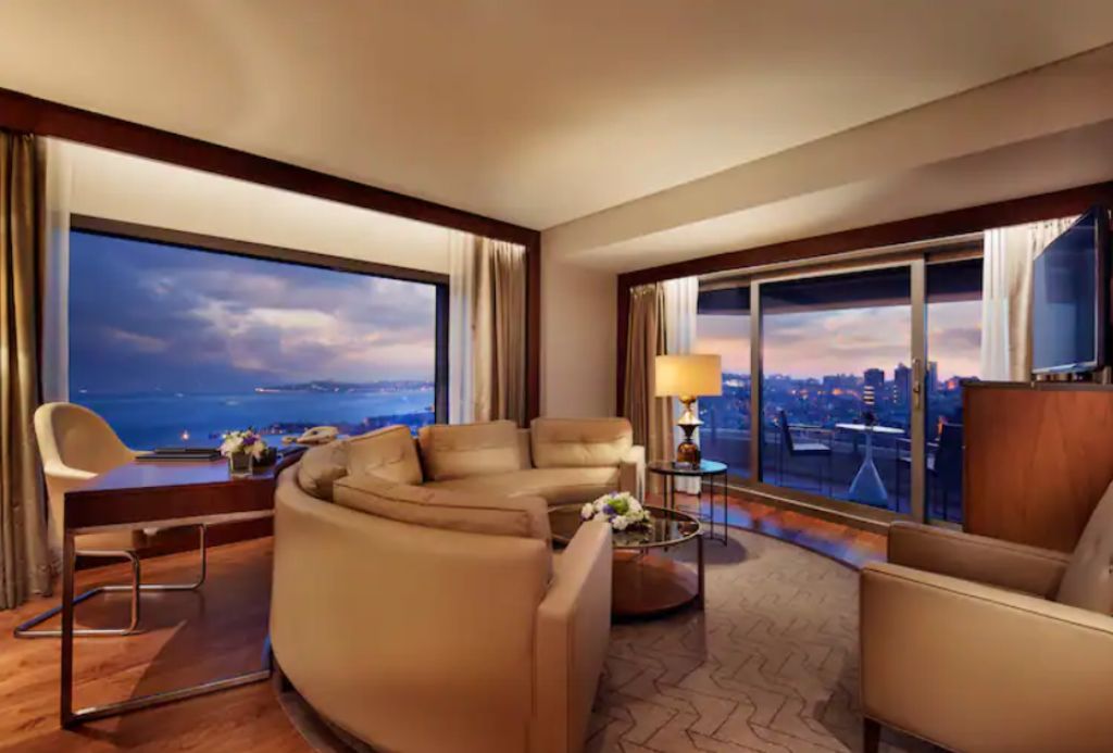 BOSPHORUS SUITE WITH BALCONY