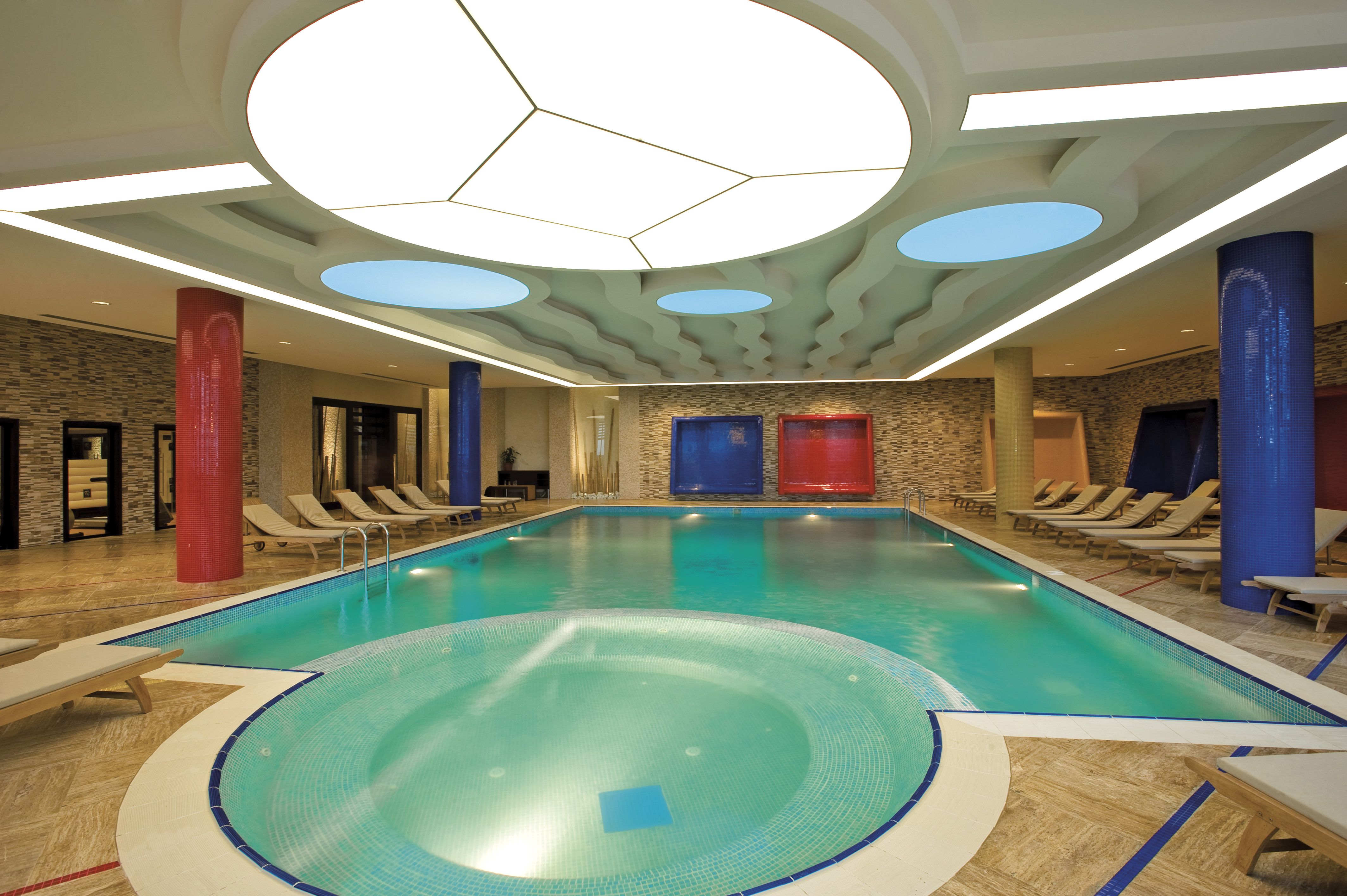 Piscină interioară