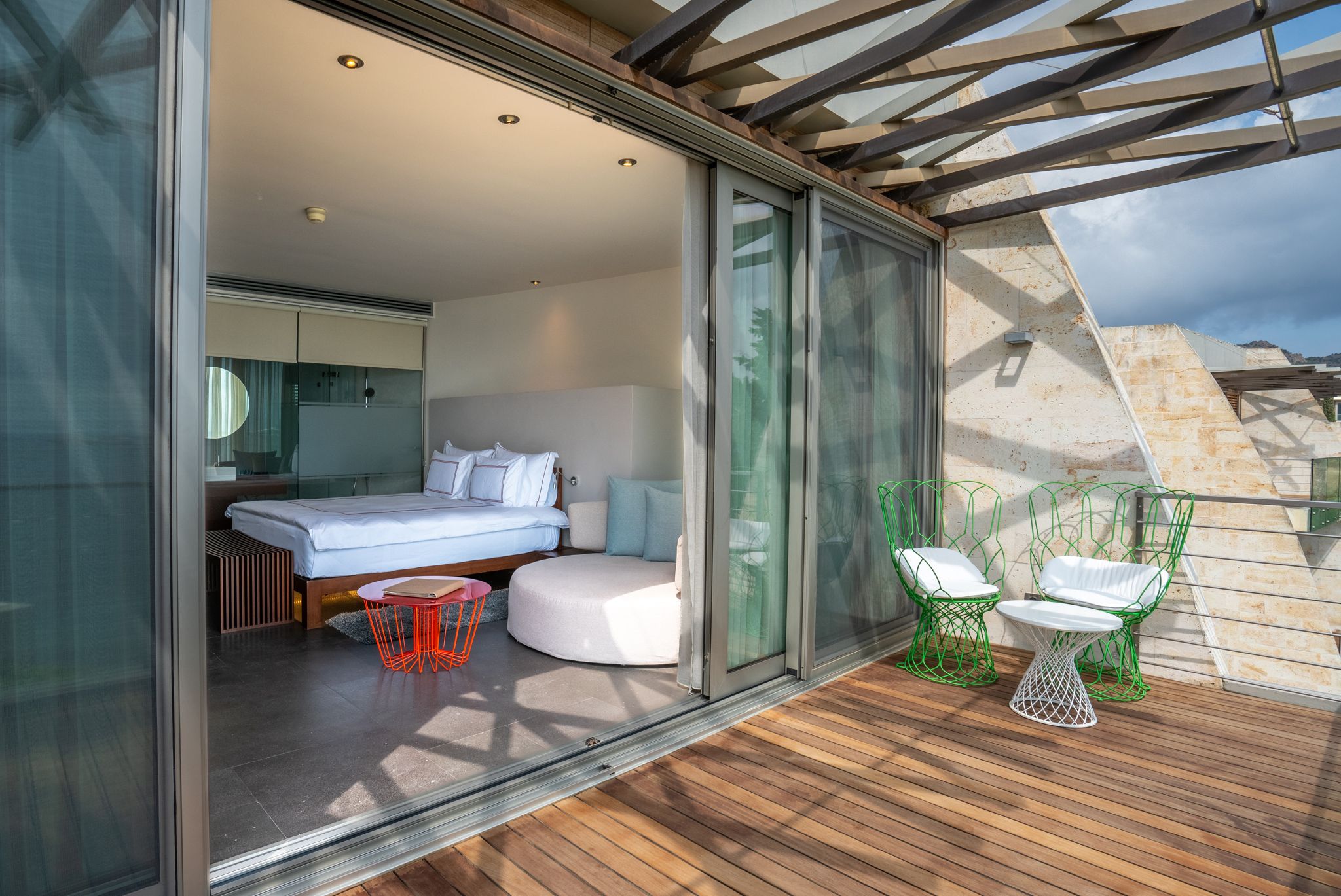 SUPERIOR ROOM