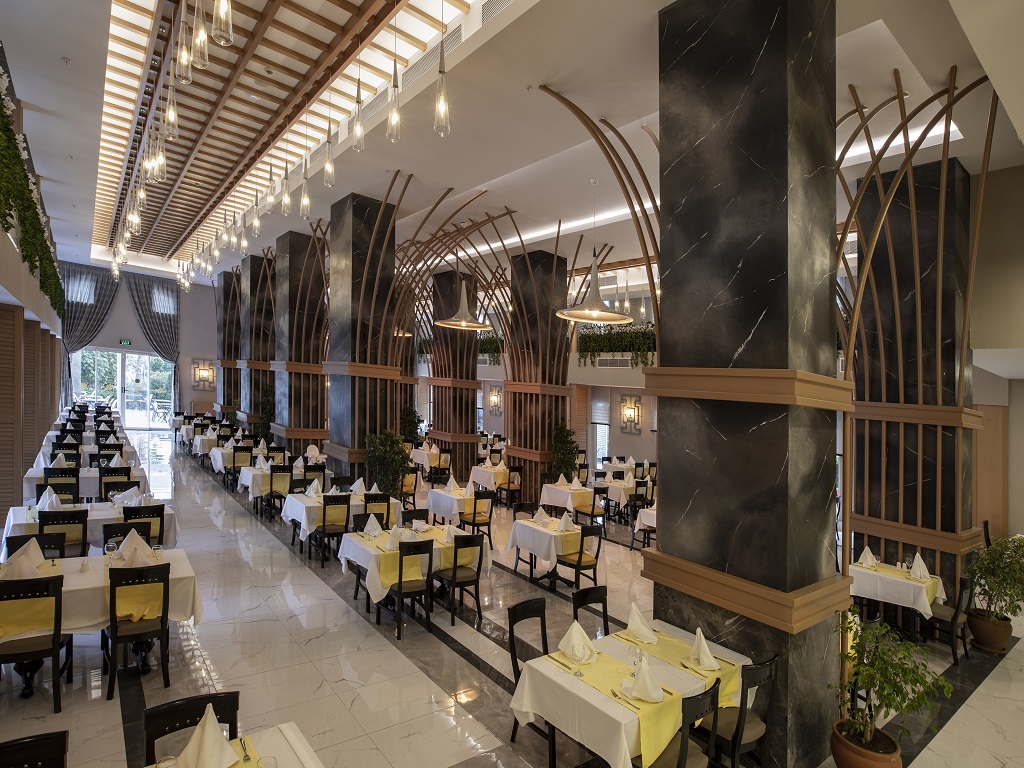 MAIN RESTAURANT