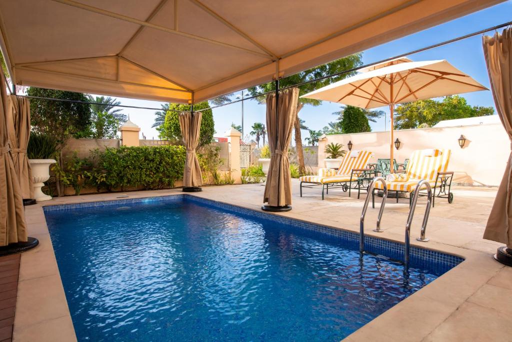 2 BEDROOM FAMILY SUITE WITH PRIVATE POOL