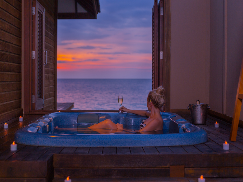 SUNSET JACUZZI WATER VILLA
