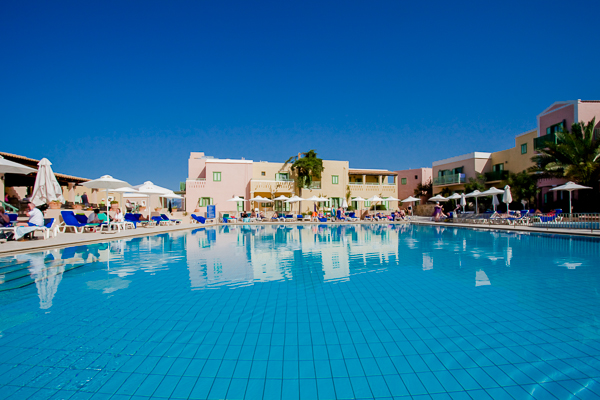 Creta, Hotel Aquis Silva Beach, piscina exterioara.jpg