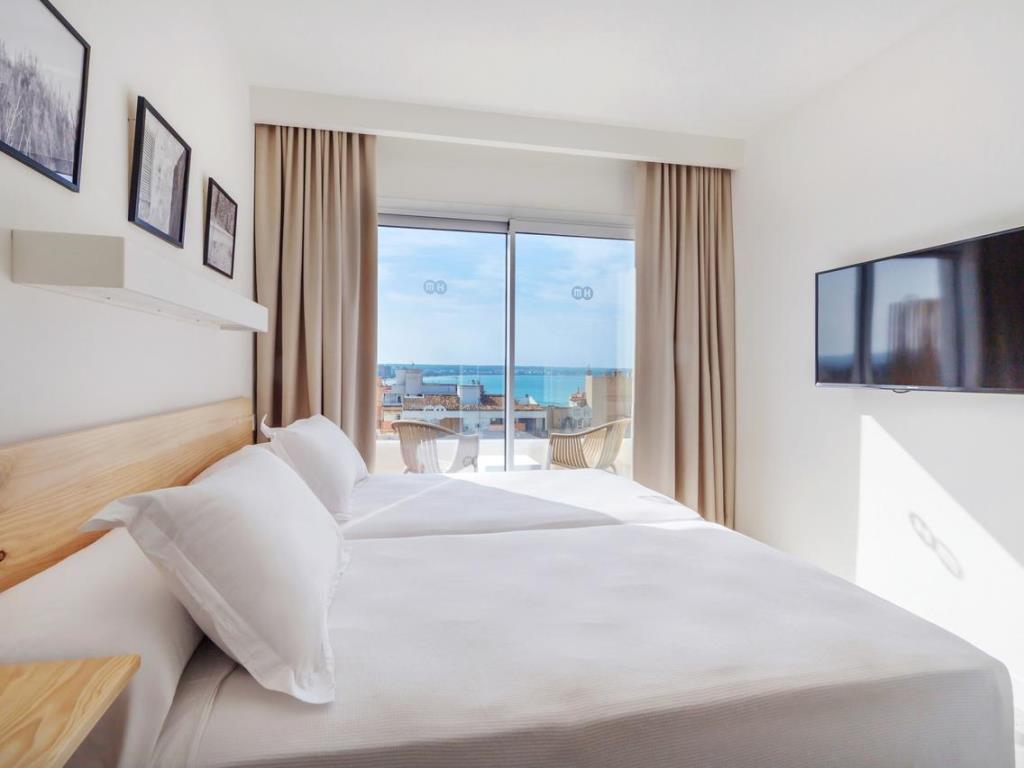 DOUBLE PREMIUM LATERAL SEA VIEW BALCONY