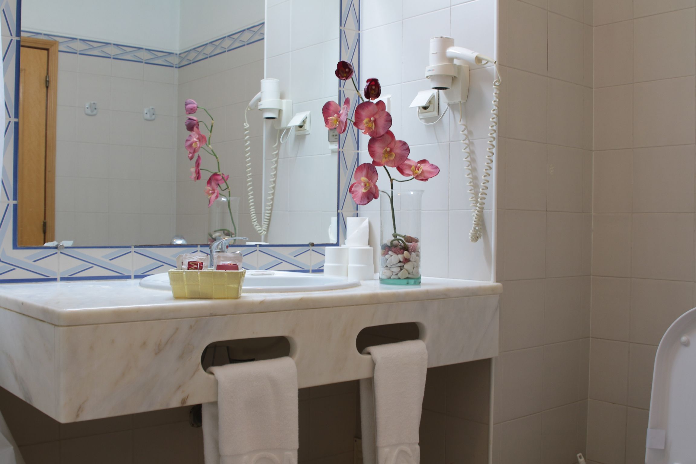 ONE BEDROOM JUNIOR STANDAR