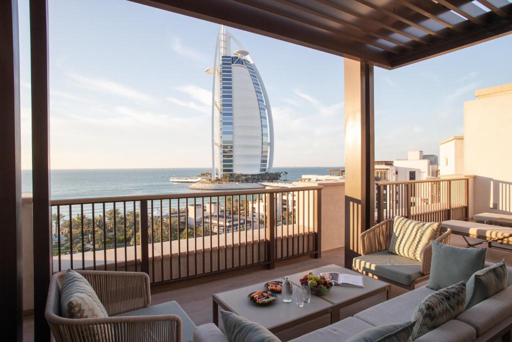 One Bedroom Burj View Suite