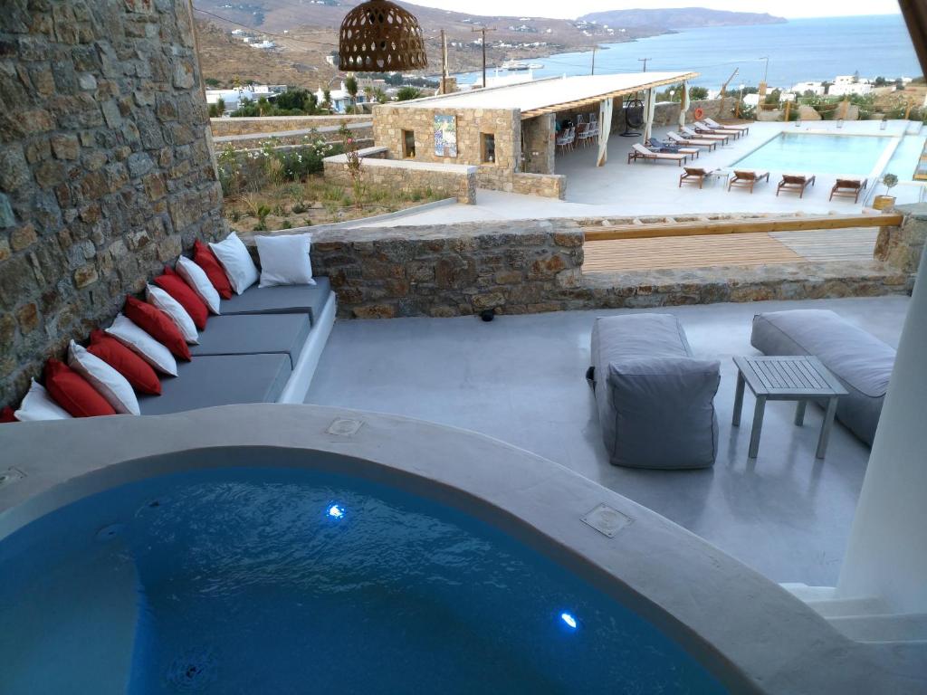 Superior Suite with Jetted Tub & Sea View