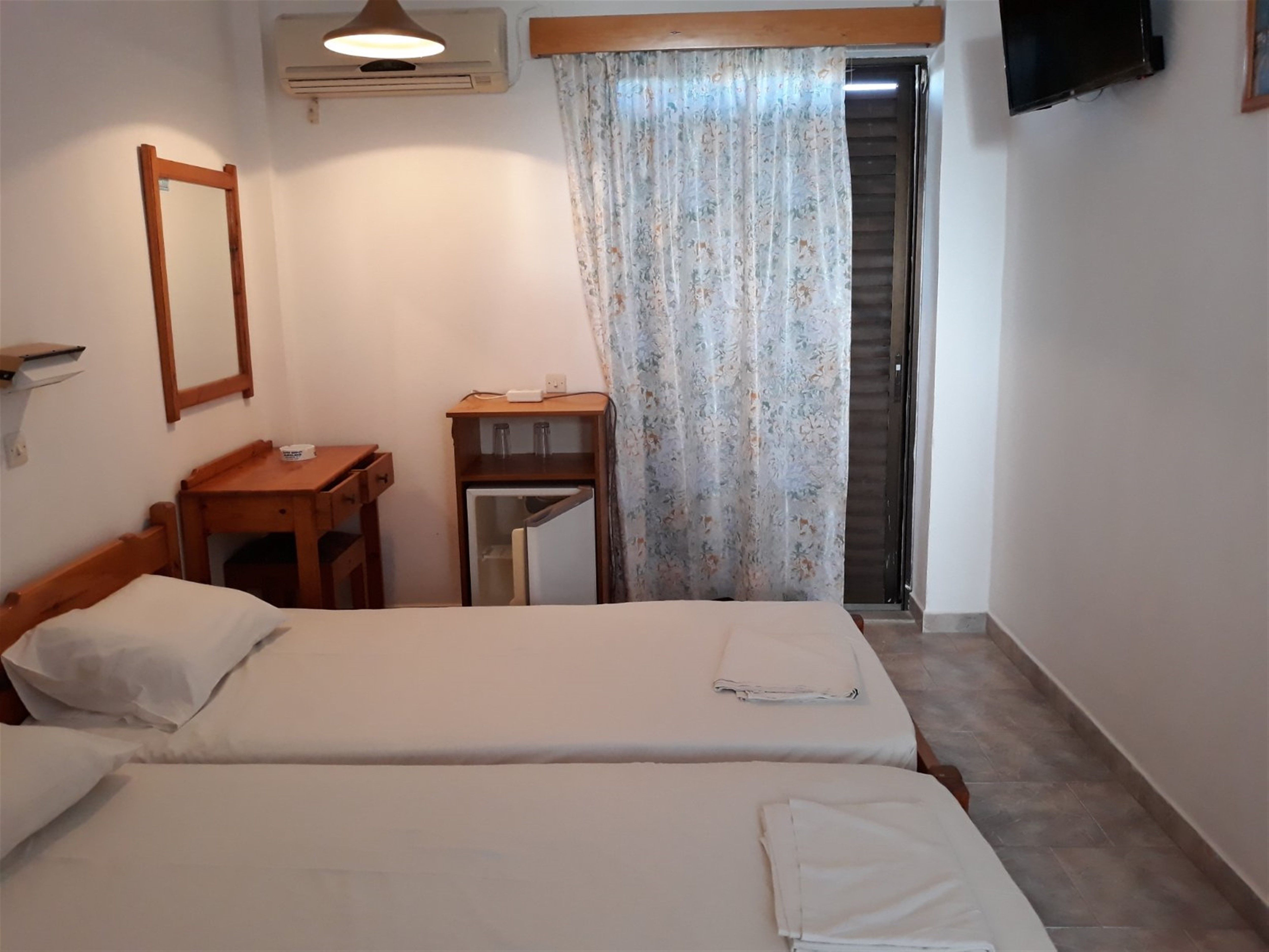 DOUBLE ROOM