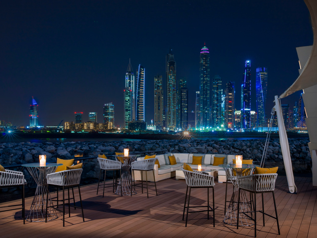 101 Dining Lounge and Marina