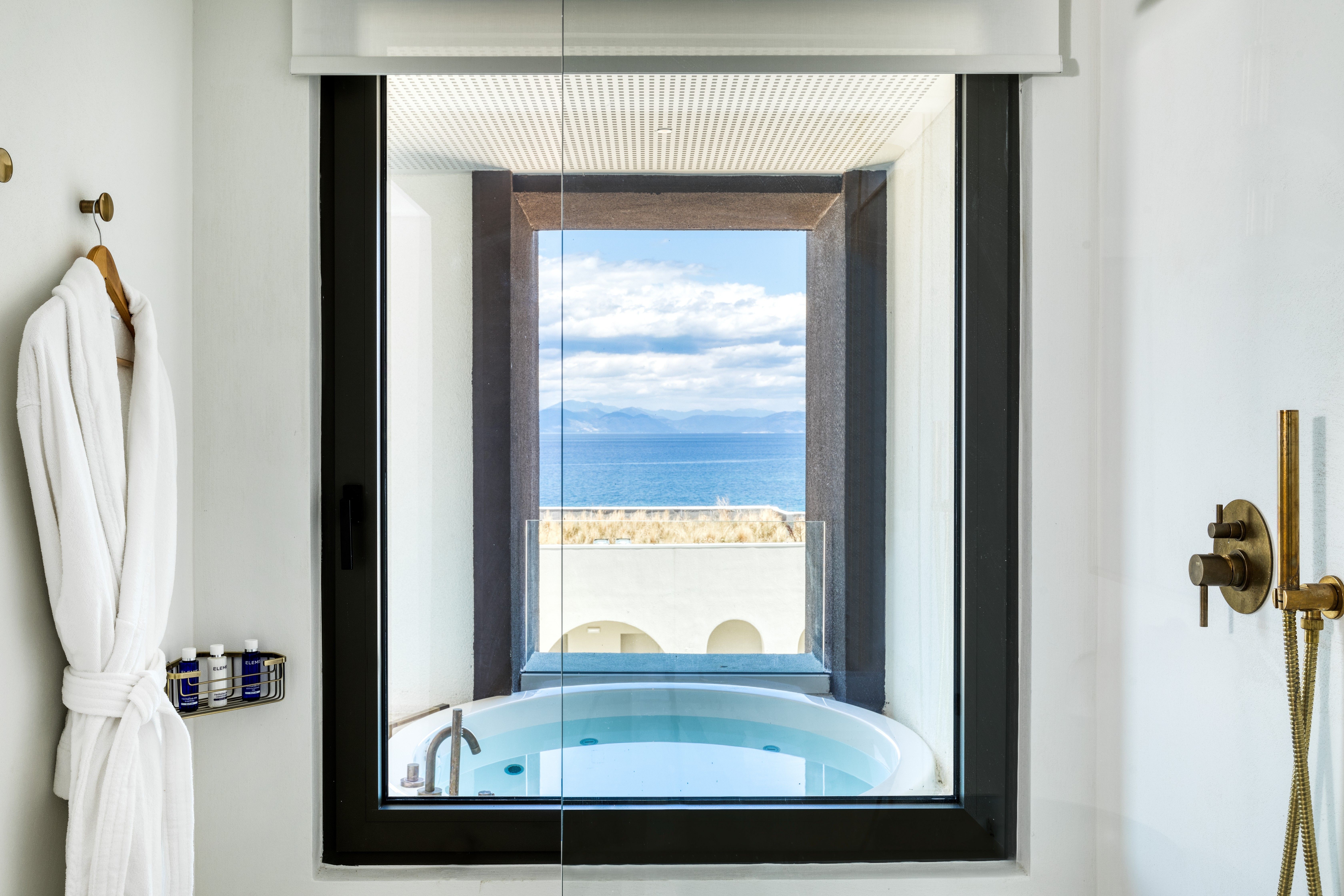 Jade Suite with Outdoor Jacuzzi