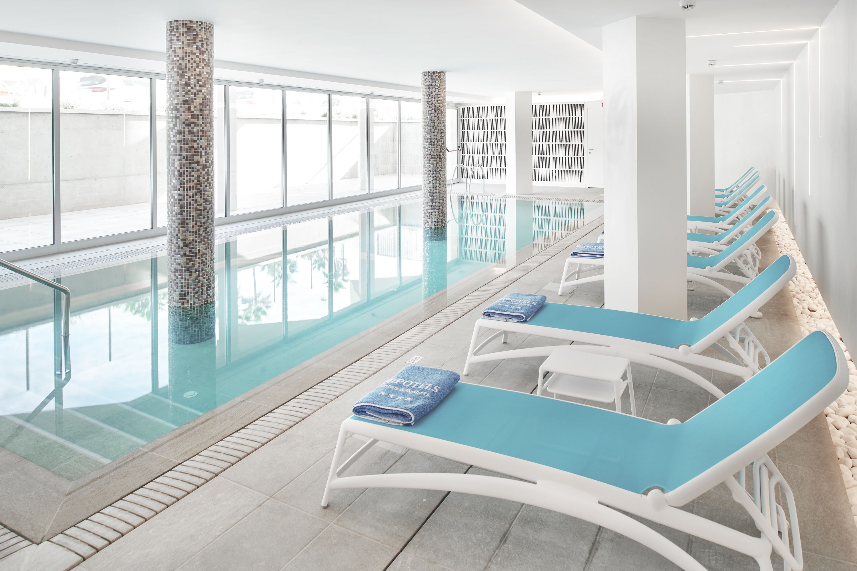 Piscină interioară