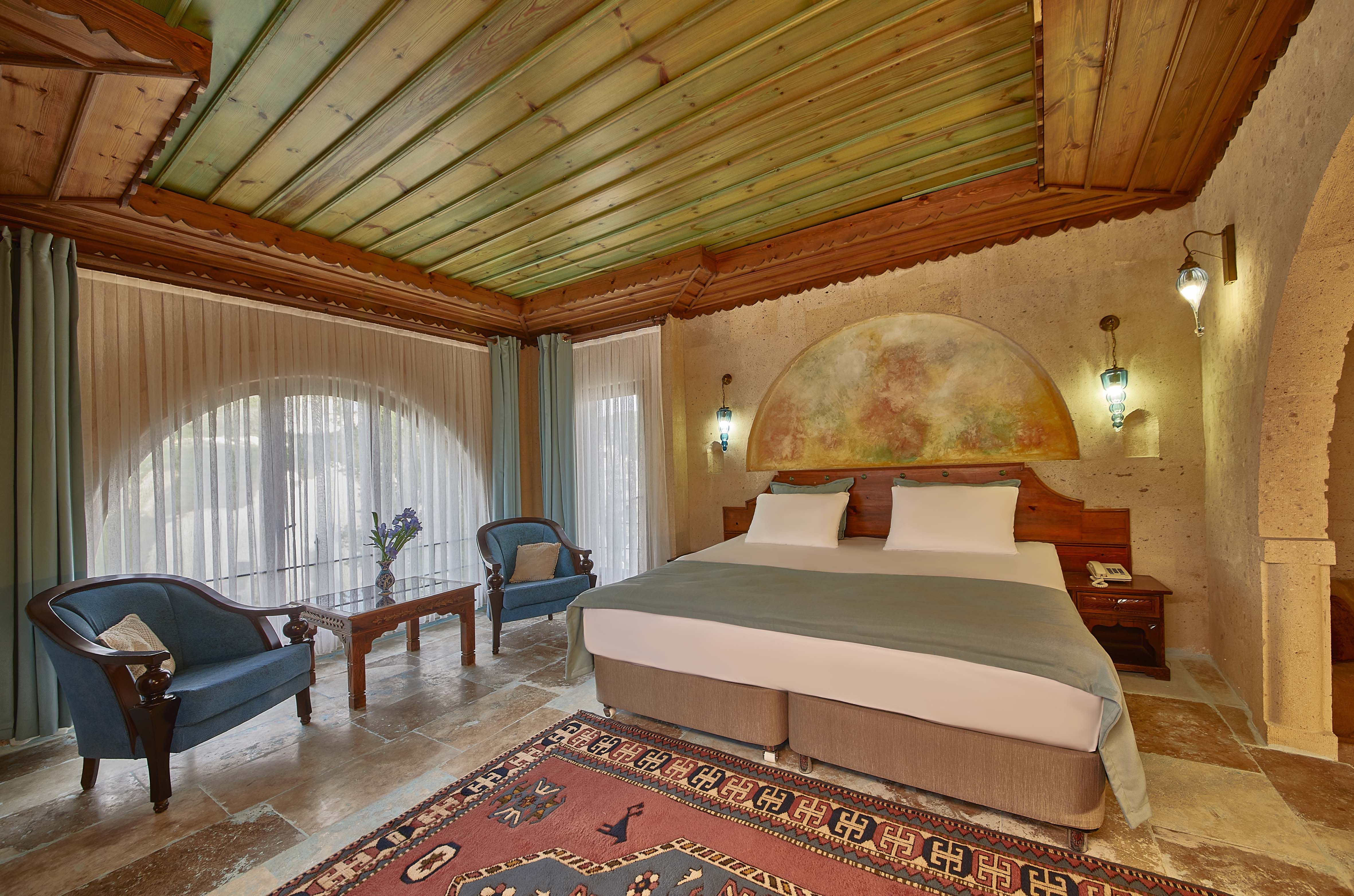SUITE ROOM
