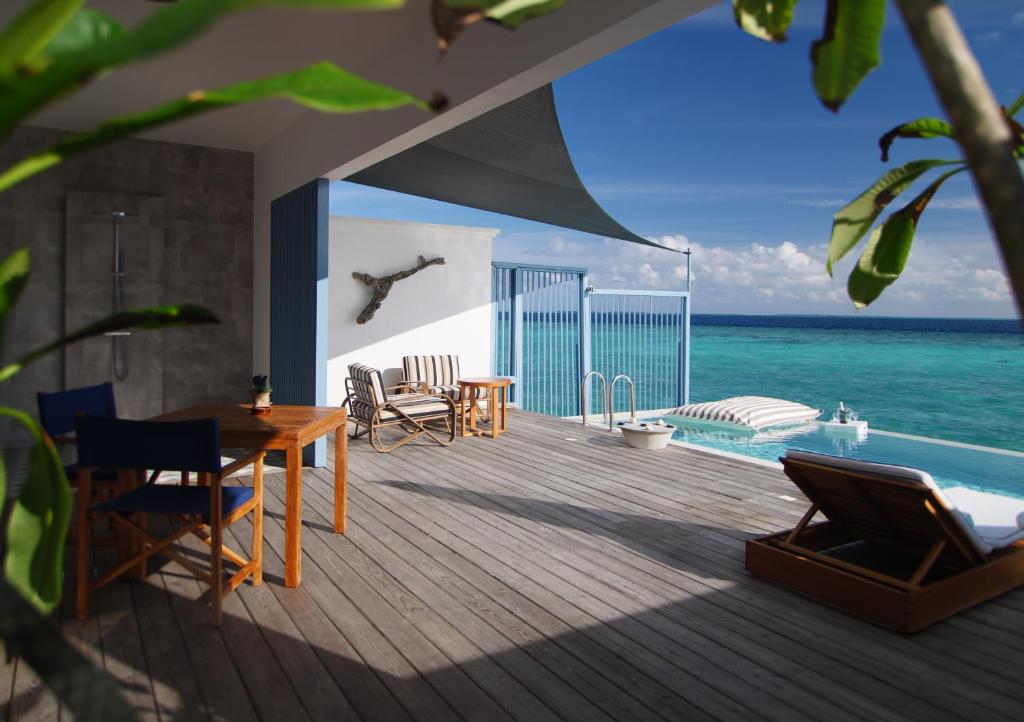 Sunset Water Pool Villa
