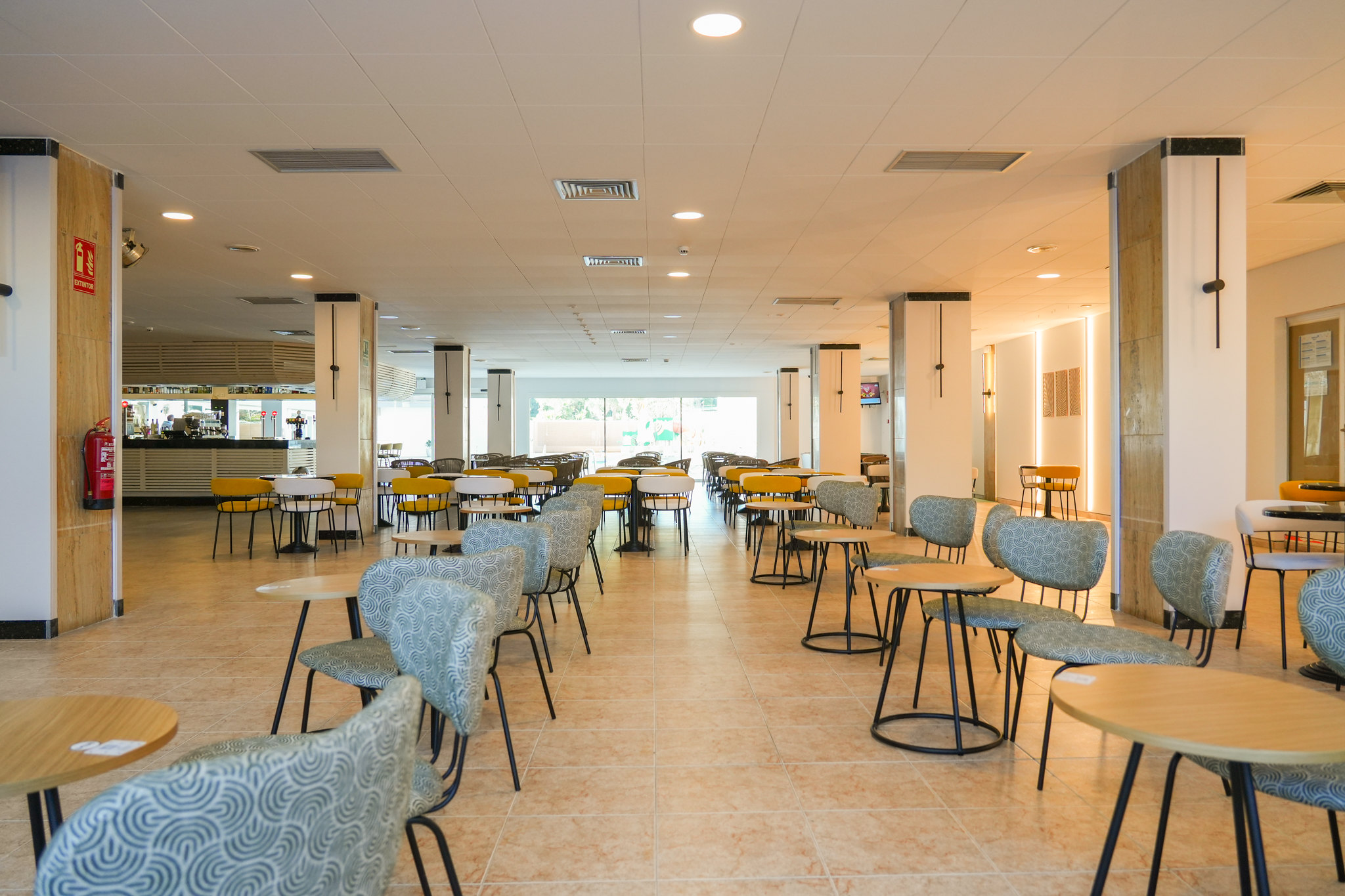 LOBBY BAR