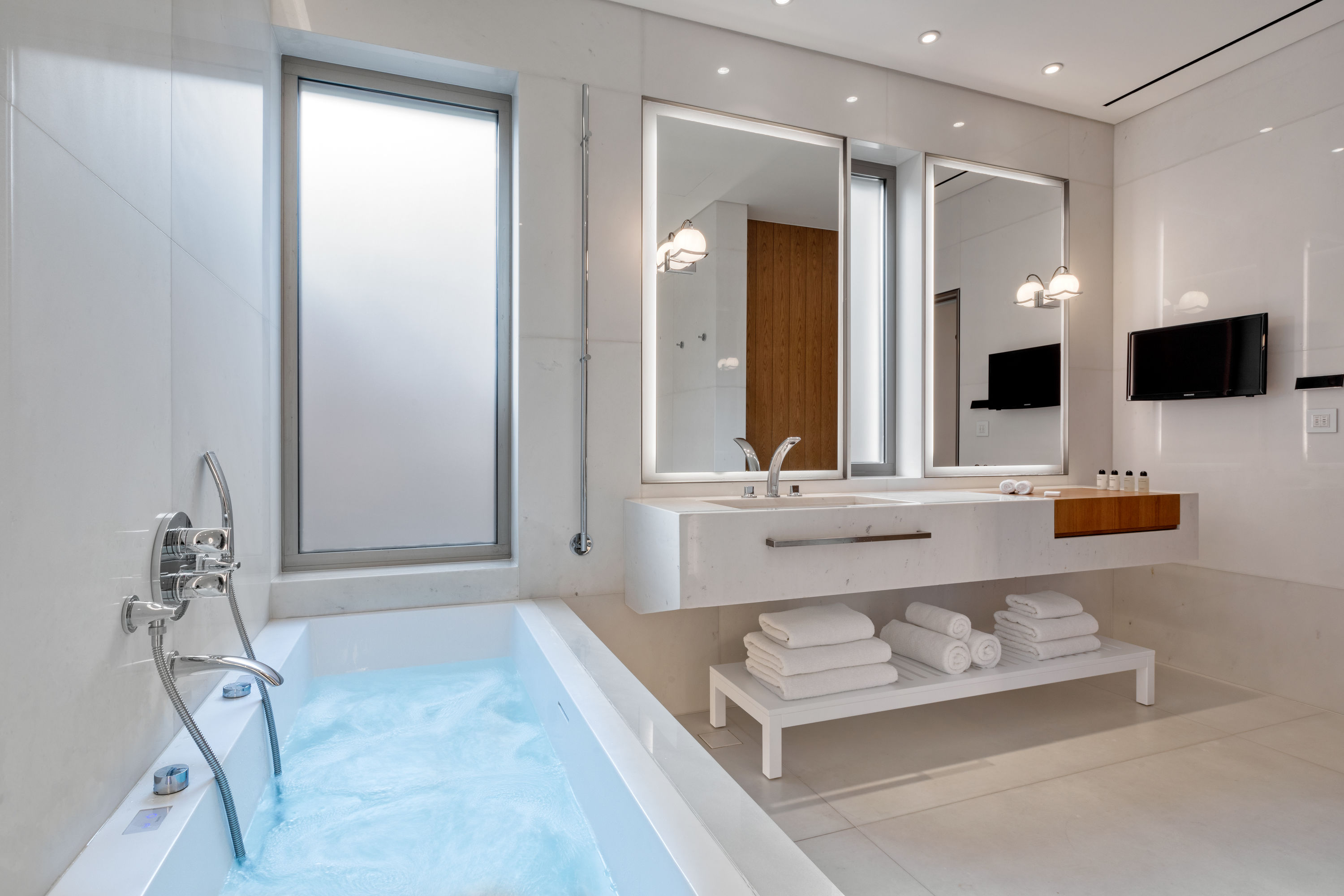 HRH Ivory Villa SV
