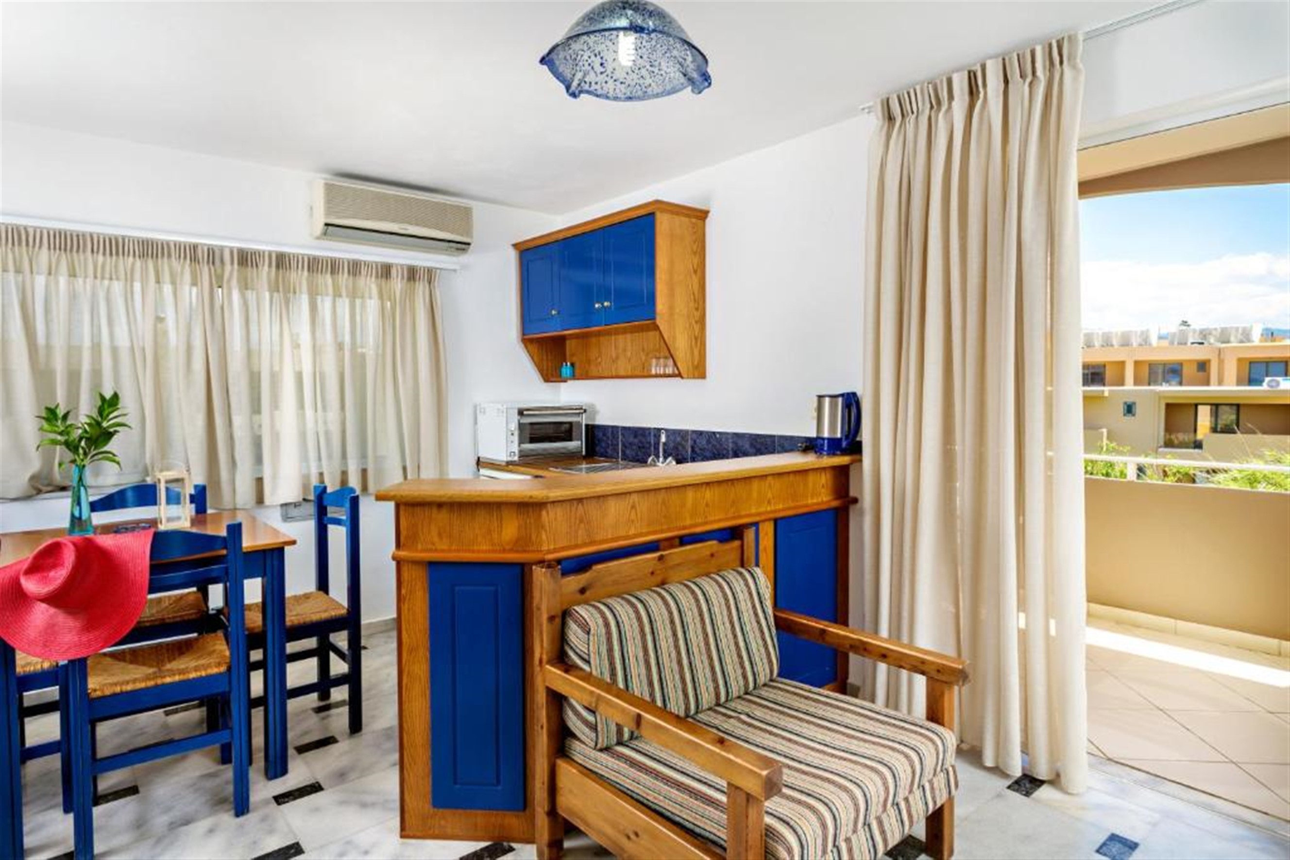 APARTMENT 1 BEDROOM SEA VIEW 4 PAX