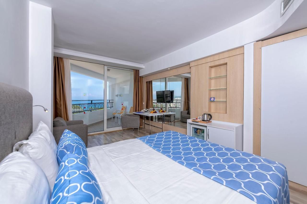 Superior Sea View Room