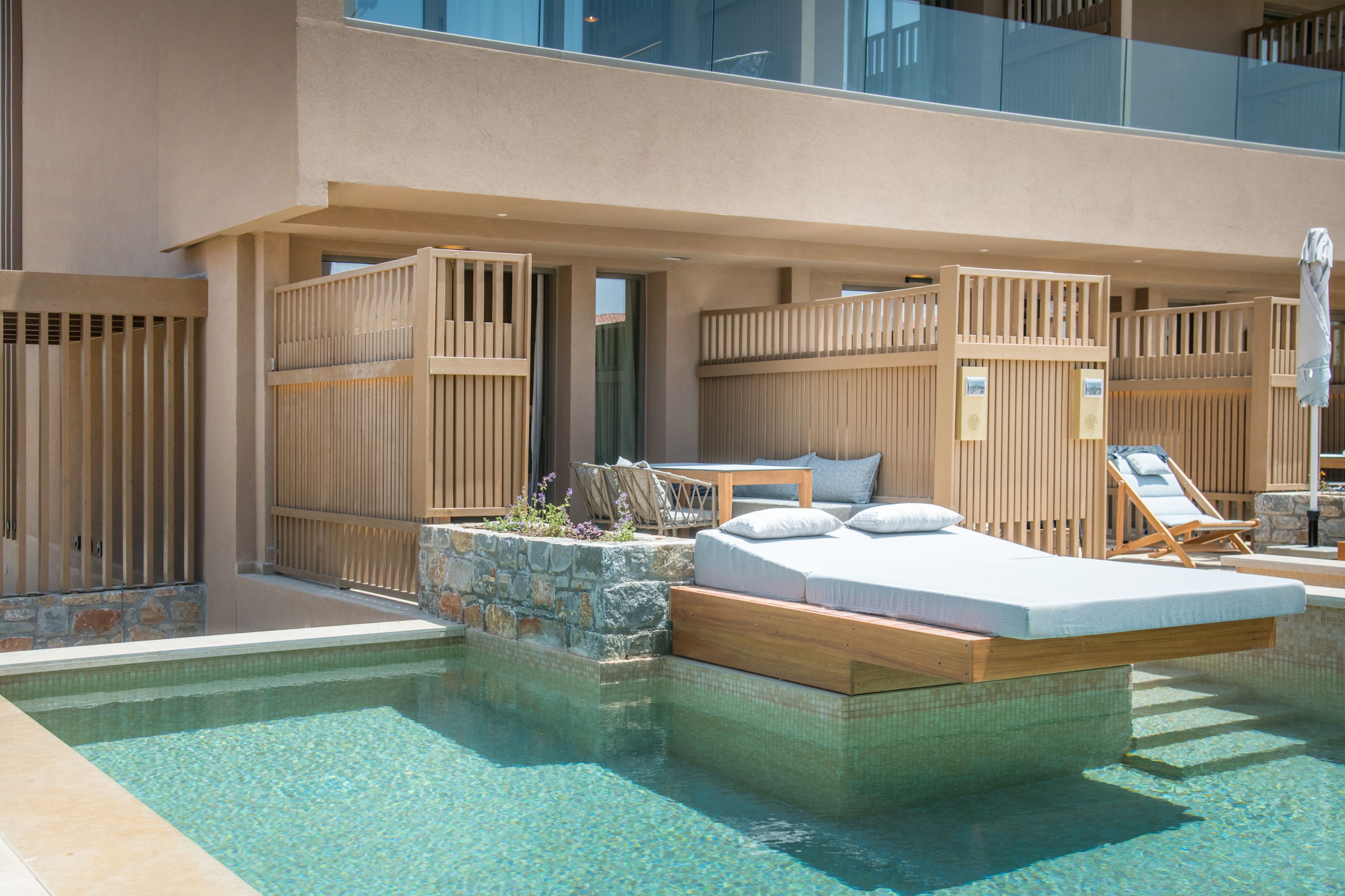Family Room Garden View with Private Pool