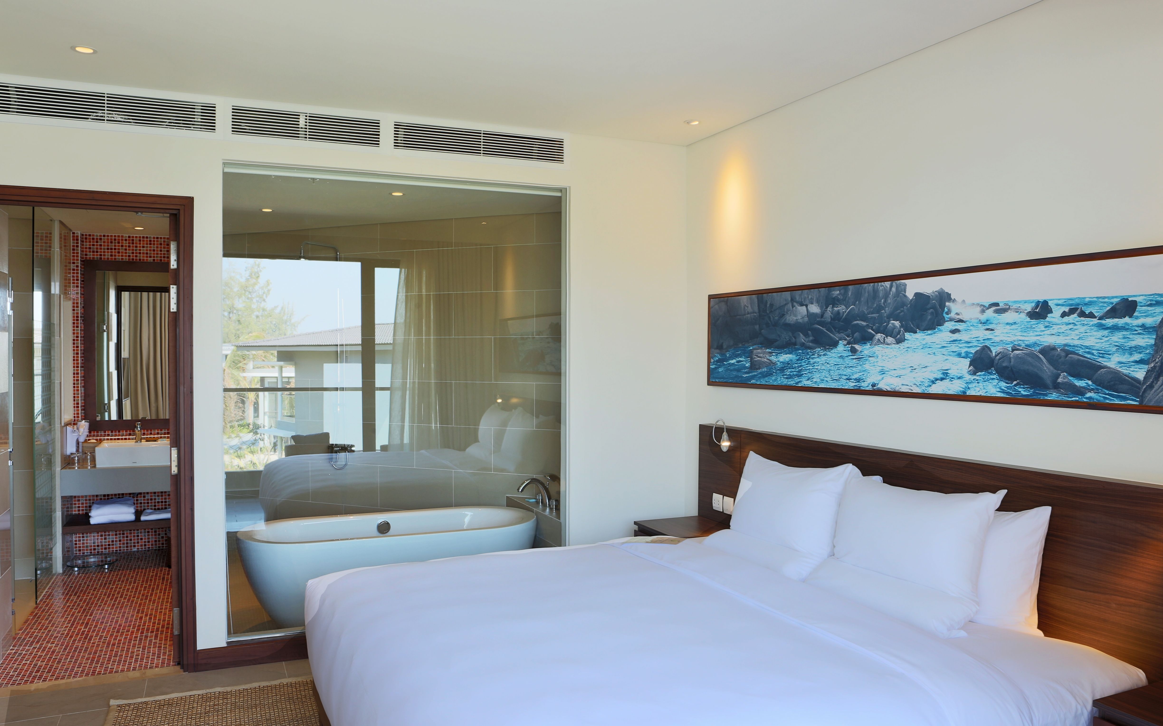 SUITE WITH BALCONY 