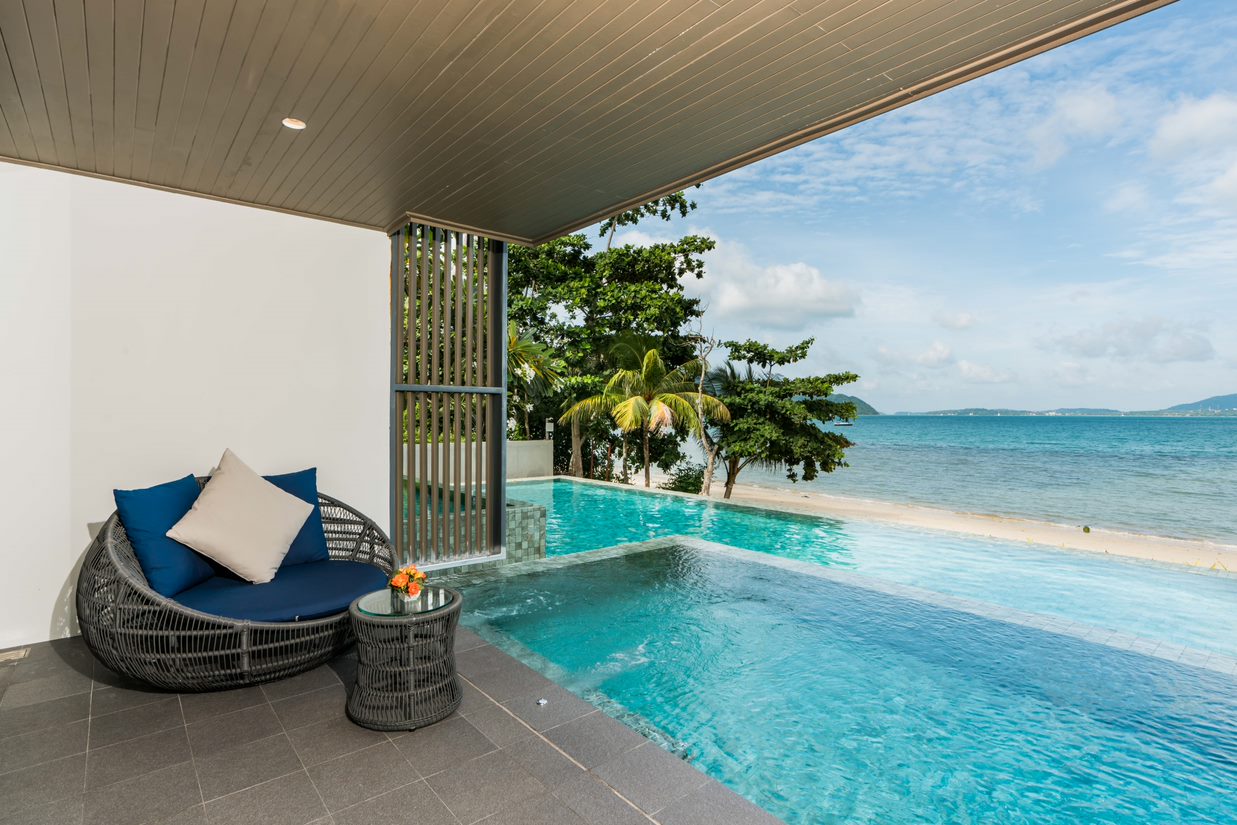 Private Pool Beachfront