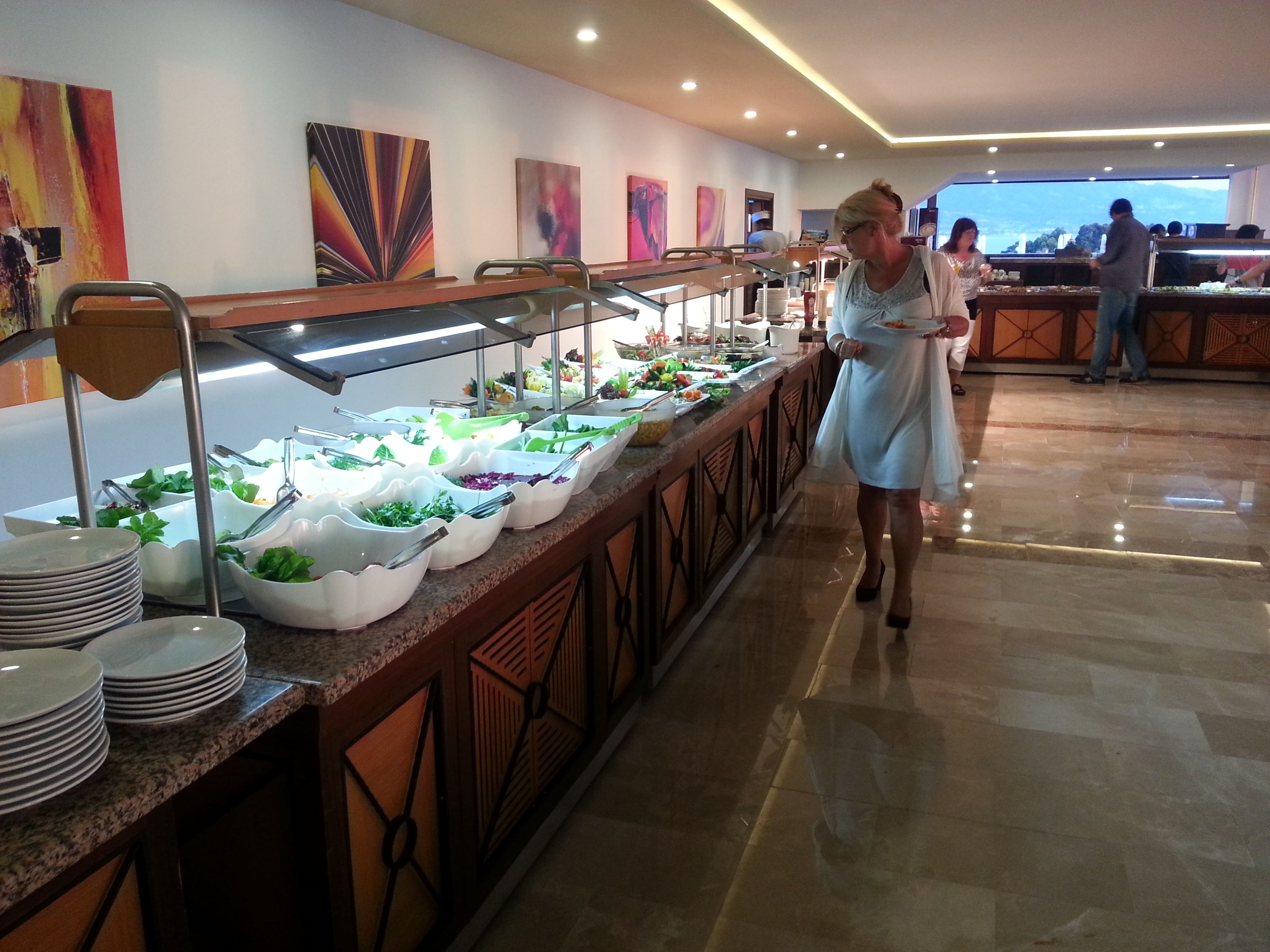 MAIN RESTAURANT