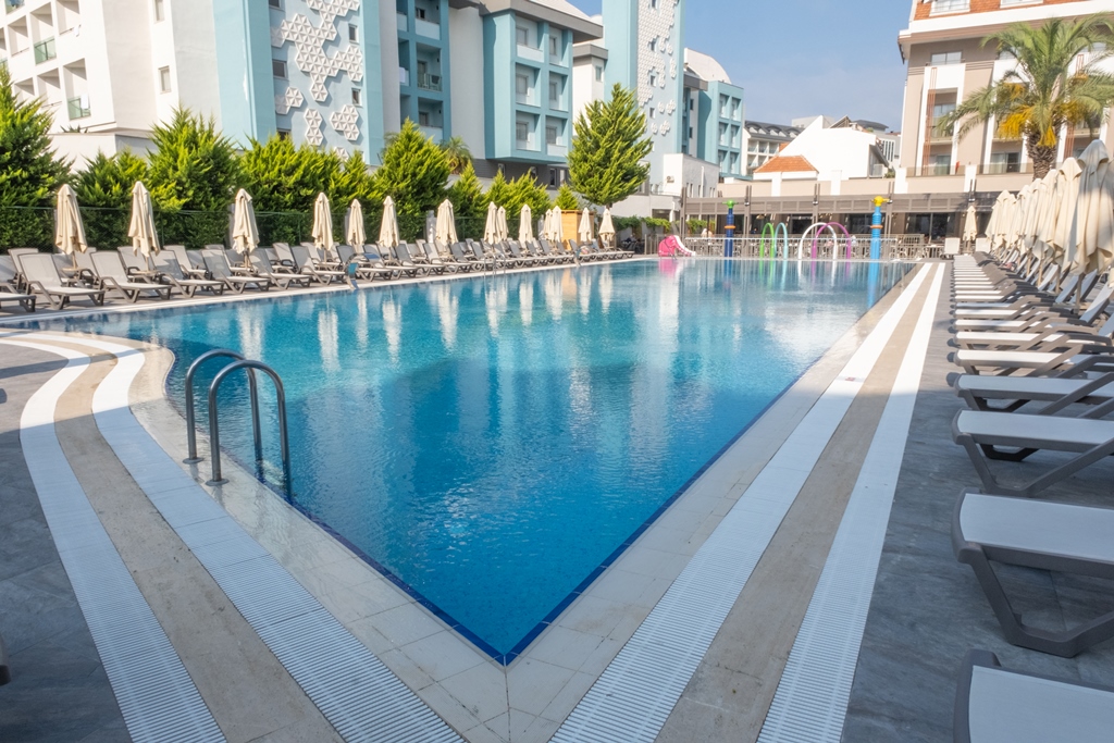 Piscina deschisă